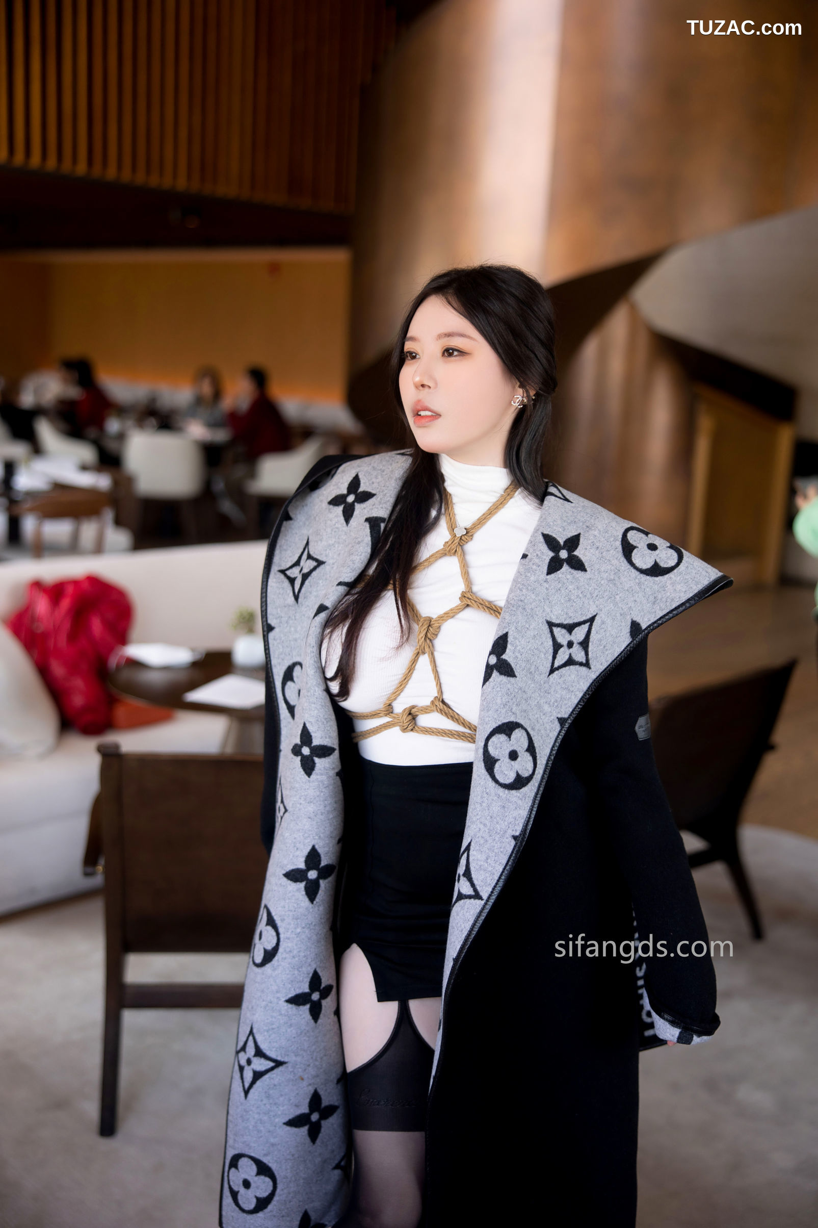 XR-Uncensored-白茹雪-秀人网模特-复出首秀作品-XiuRen秀人网-8390-内购私拍