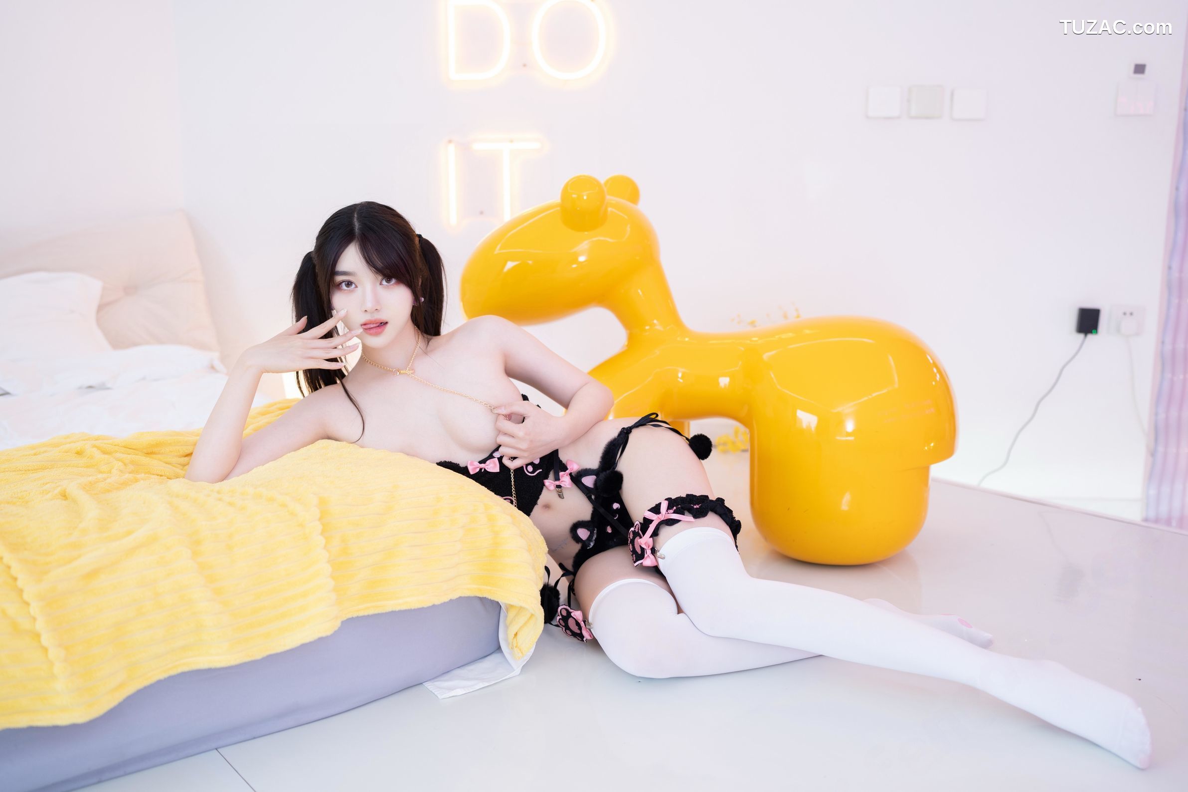 XR-Uncensored-白露lulu-情趣白丝童真套装-XingYan星颜社-349-黑色情趣内衣白丝爆乳-2025.05.22