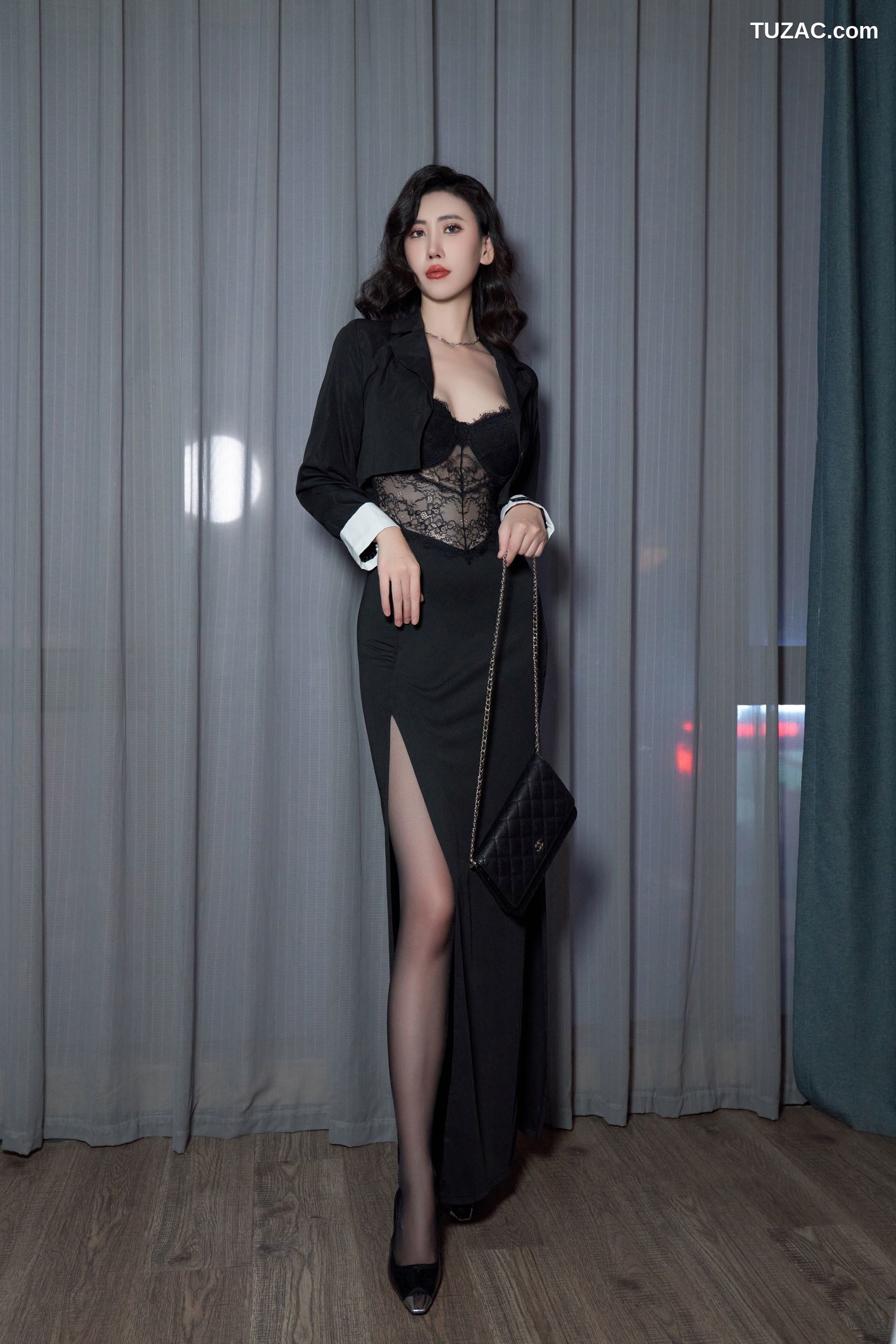 XR-Uncensored-章芃芃-蕾丝内衣-XiuRen秀人网-6979-内购私拍