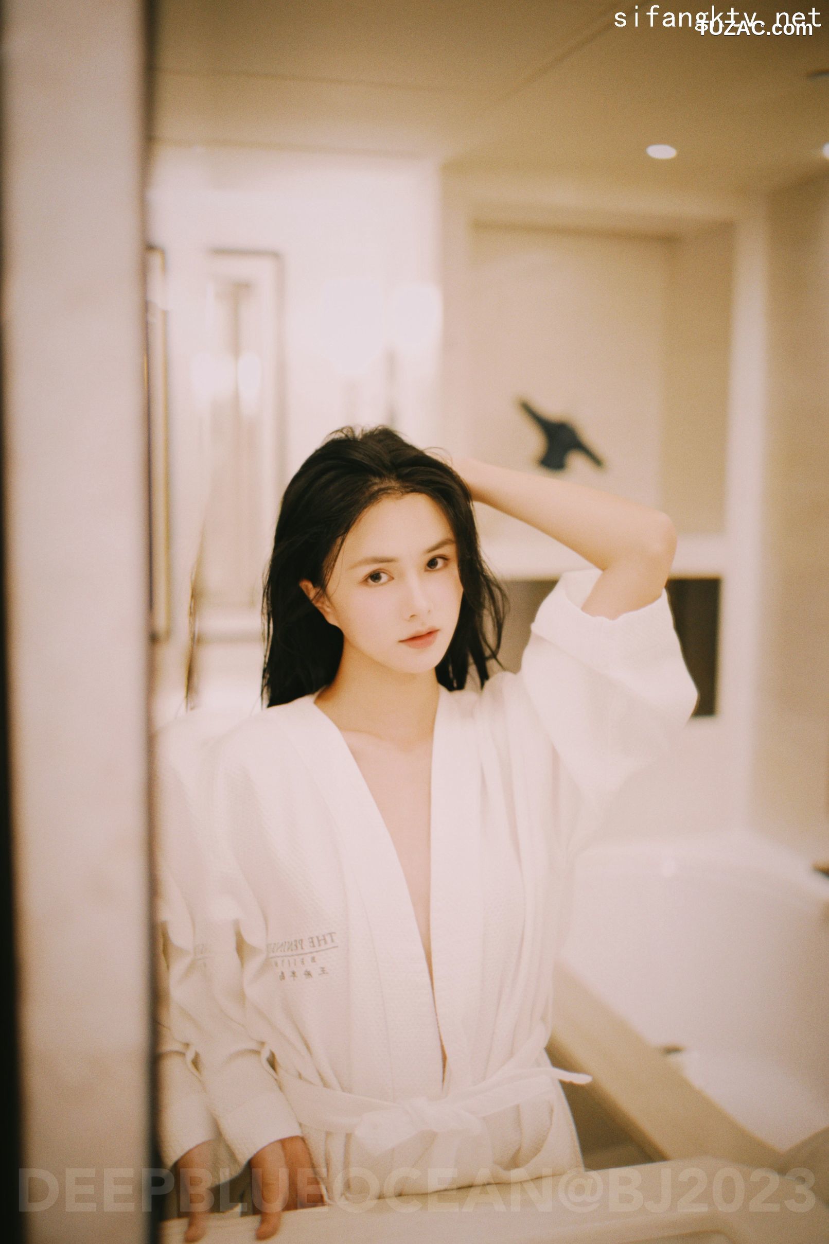 XR-Uncensored-艾希儿-秀人网骚模超美女神-XiuRen秀人网-内购私拍