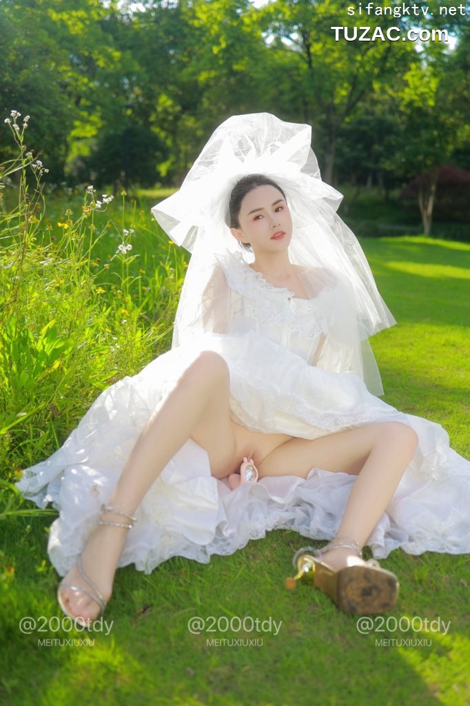 XR-Uncensored-艾希儿-秀人网骚模超美女神-XiuRen秀人网-内购私拍