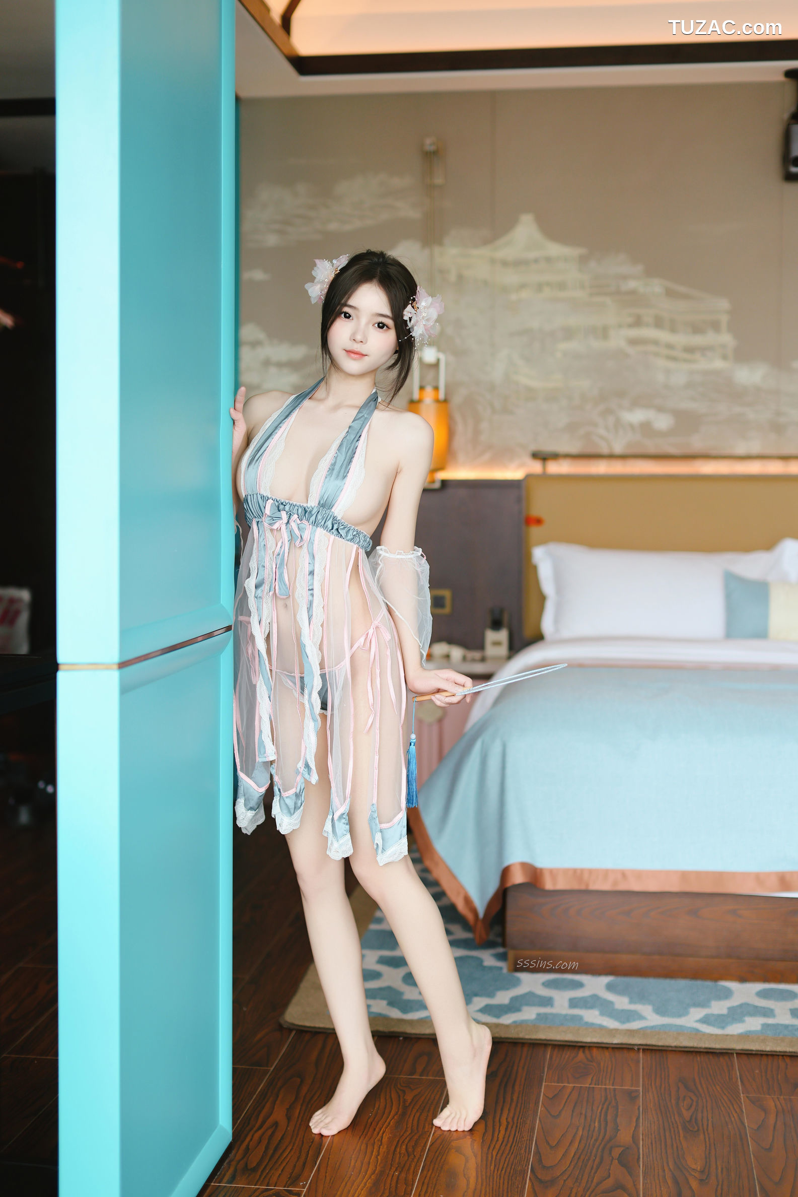 XR-Uncensored-苏软软-新人首秀鲜花朵朵-XiuRen秀人网-10401-情趣古装-2025.06.12