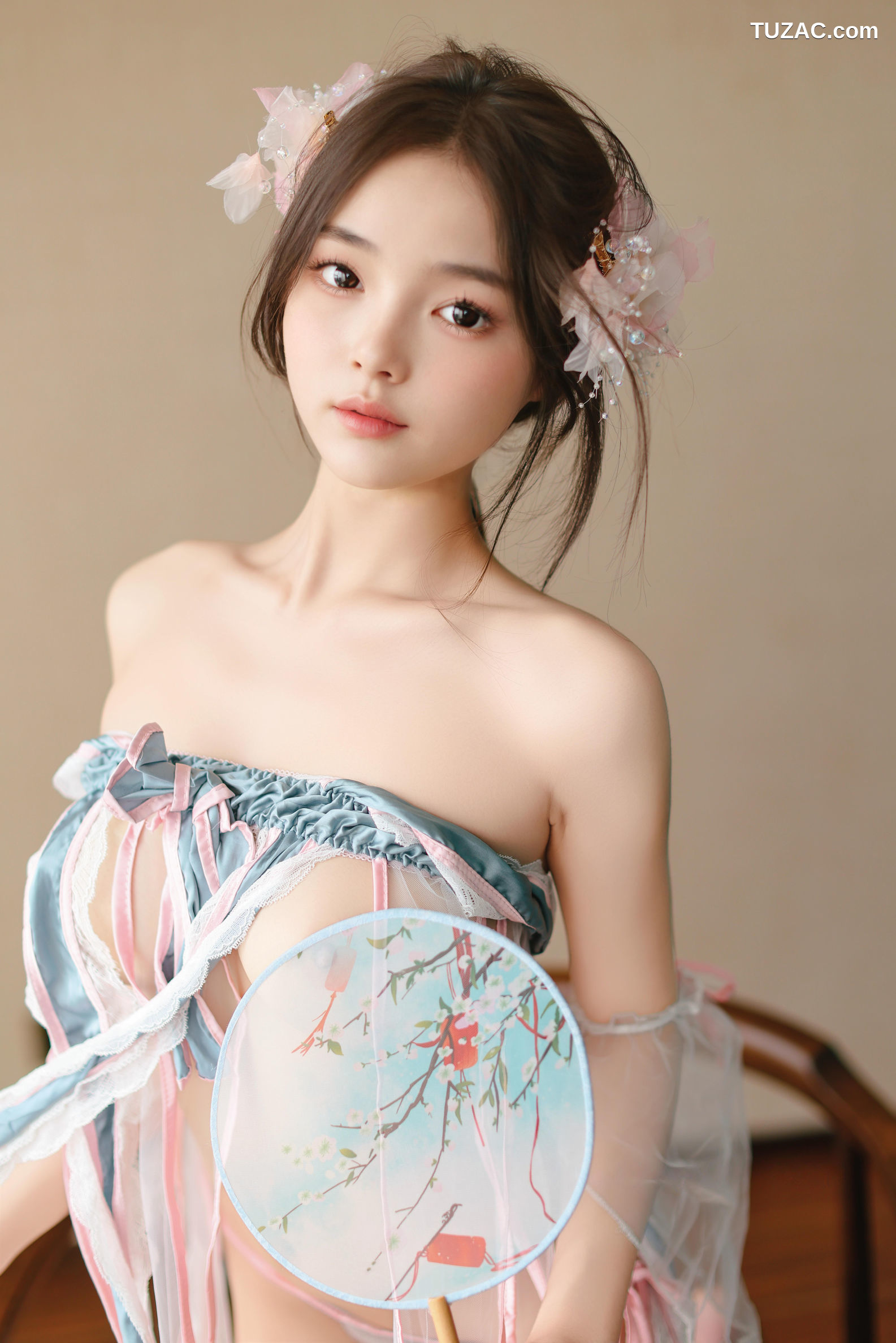 XR-Uncensored-苏软软-新人首秀鲜花朵朵-XiuRen秀人网-10401-情趣古装-2025.06.12