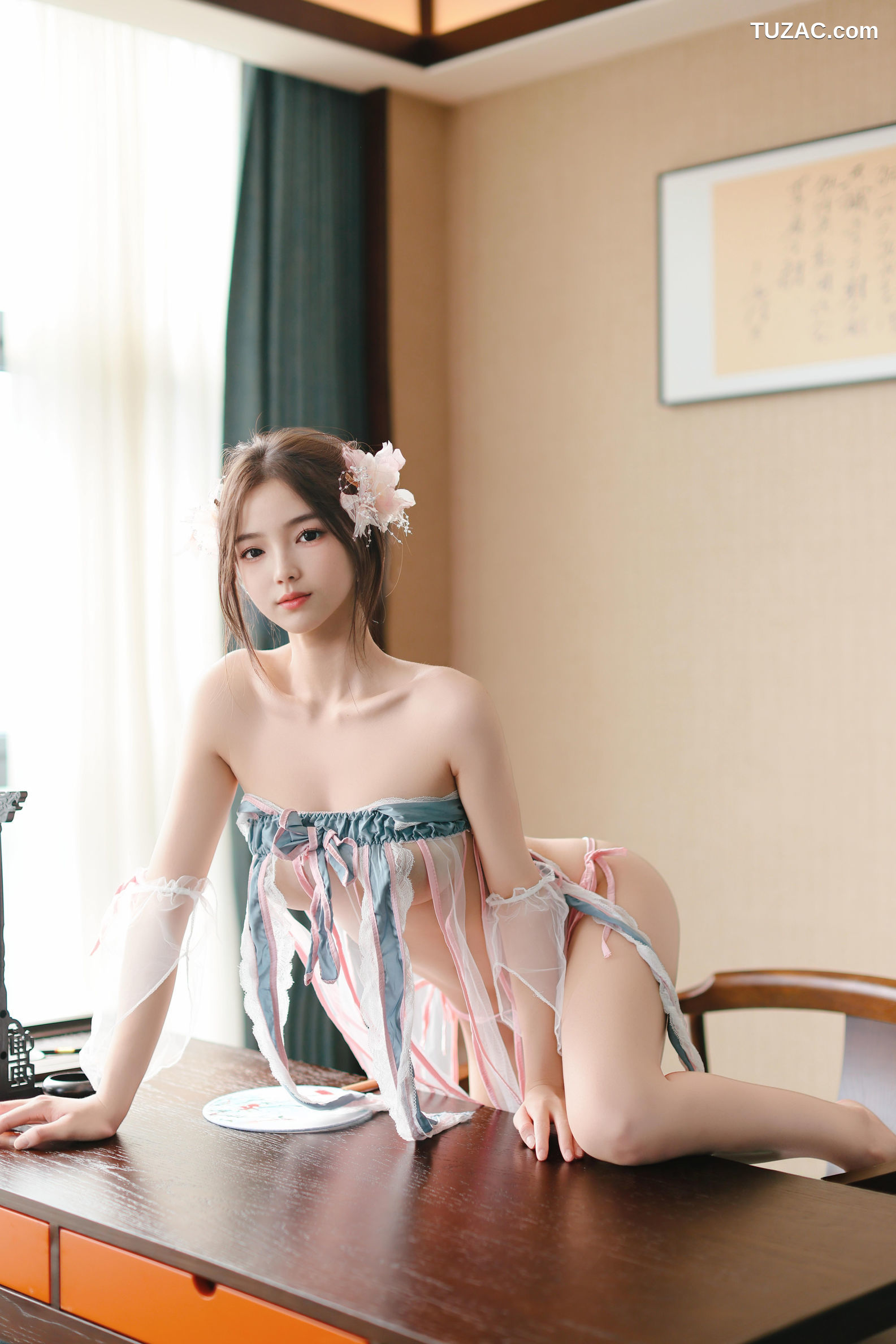 XR-Uncensored-苏软软-新人首秀鲜花朵朵-XiuRen秀人网-10401-情趣古装-2025.06.12