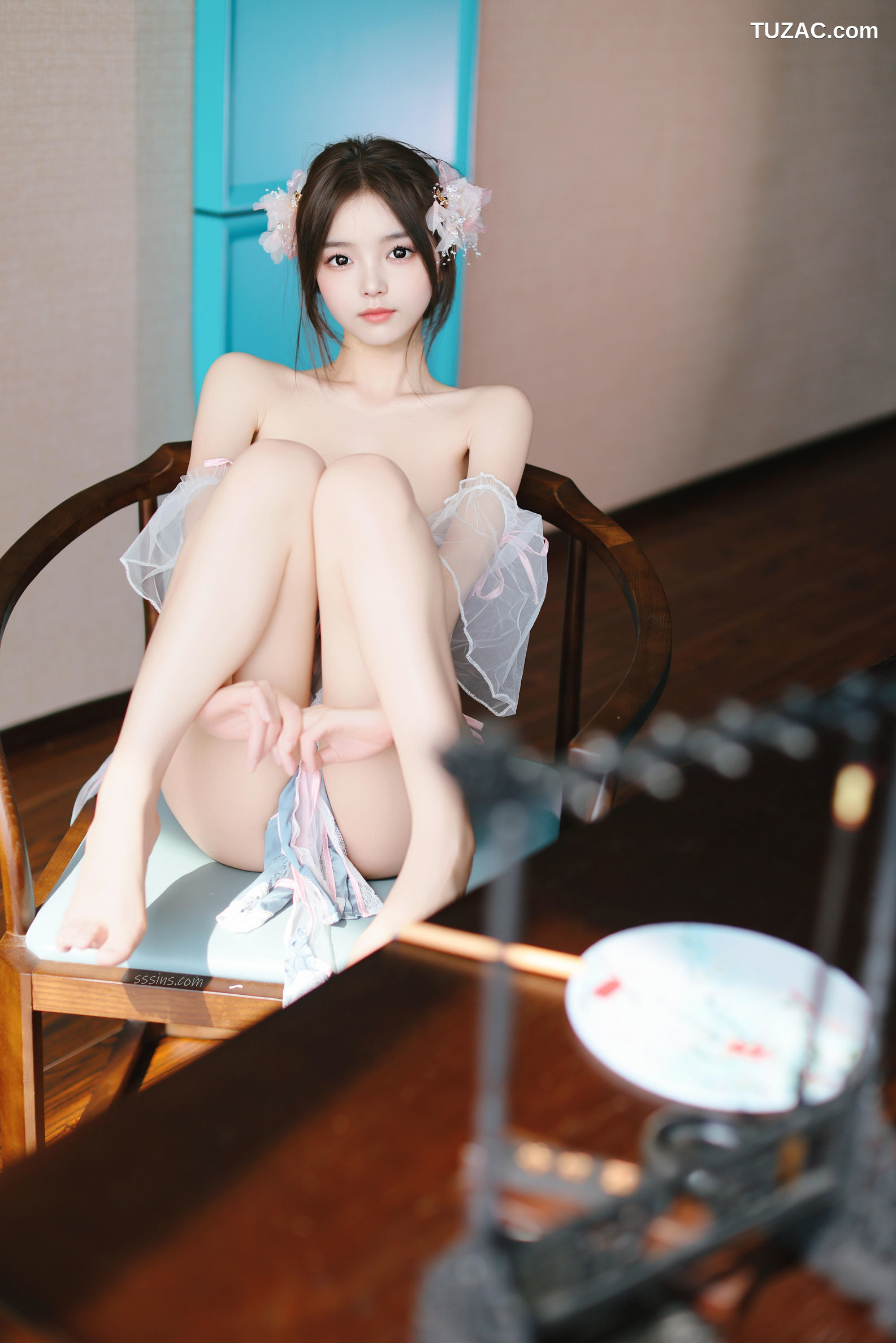XR-Uncensored-苏软软-新人首秀鲜花朵朵-XiuRen秀人网-10401-情趣古装-2025.06.12
