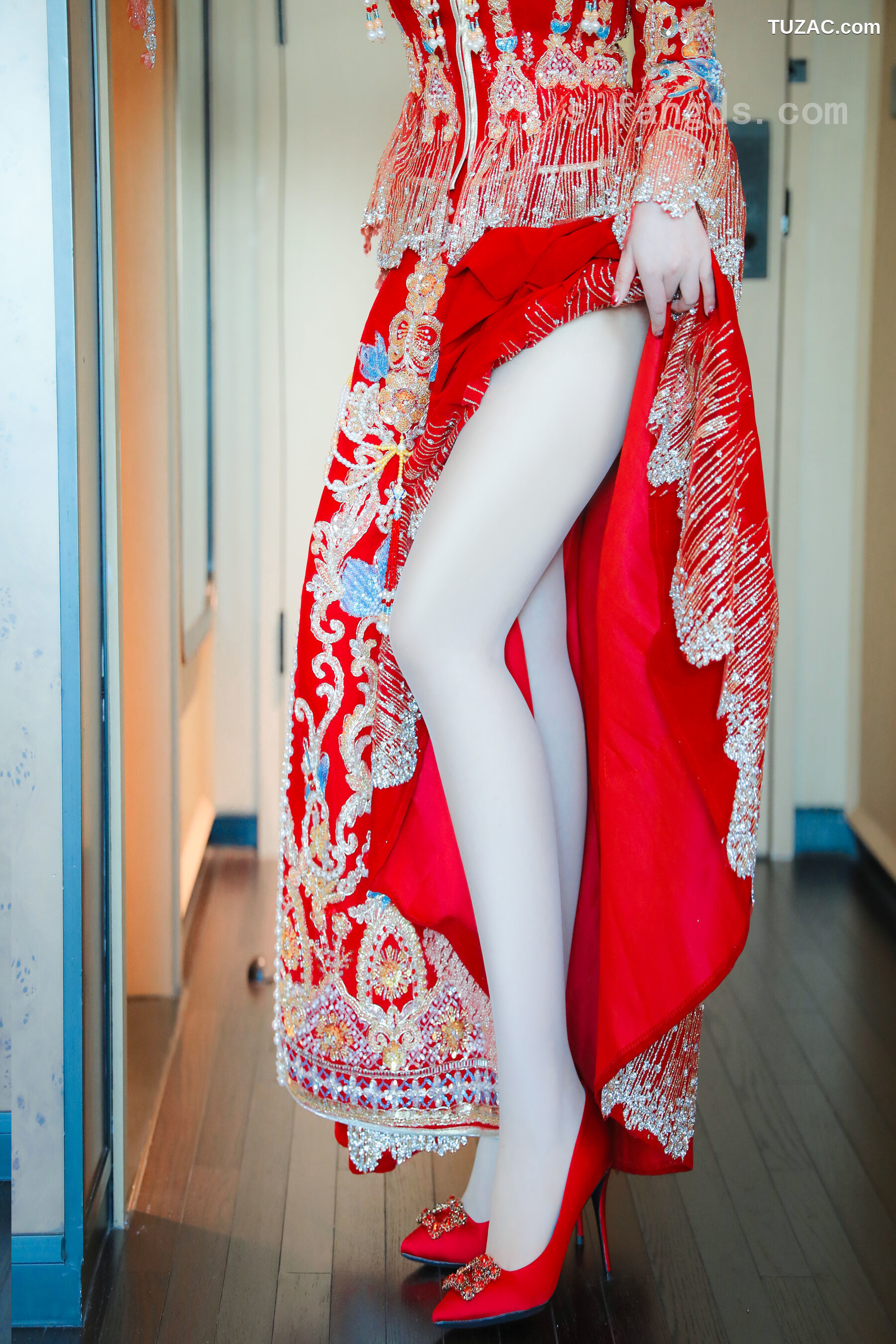 XR-Uncensored-蛋蛋宝-秀禾服-R18-XiuRen秀人网-9823-内购私拍