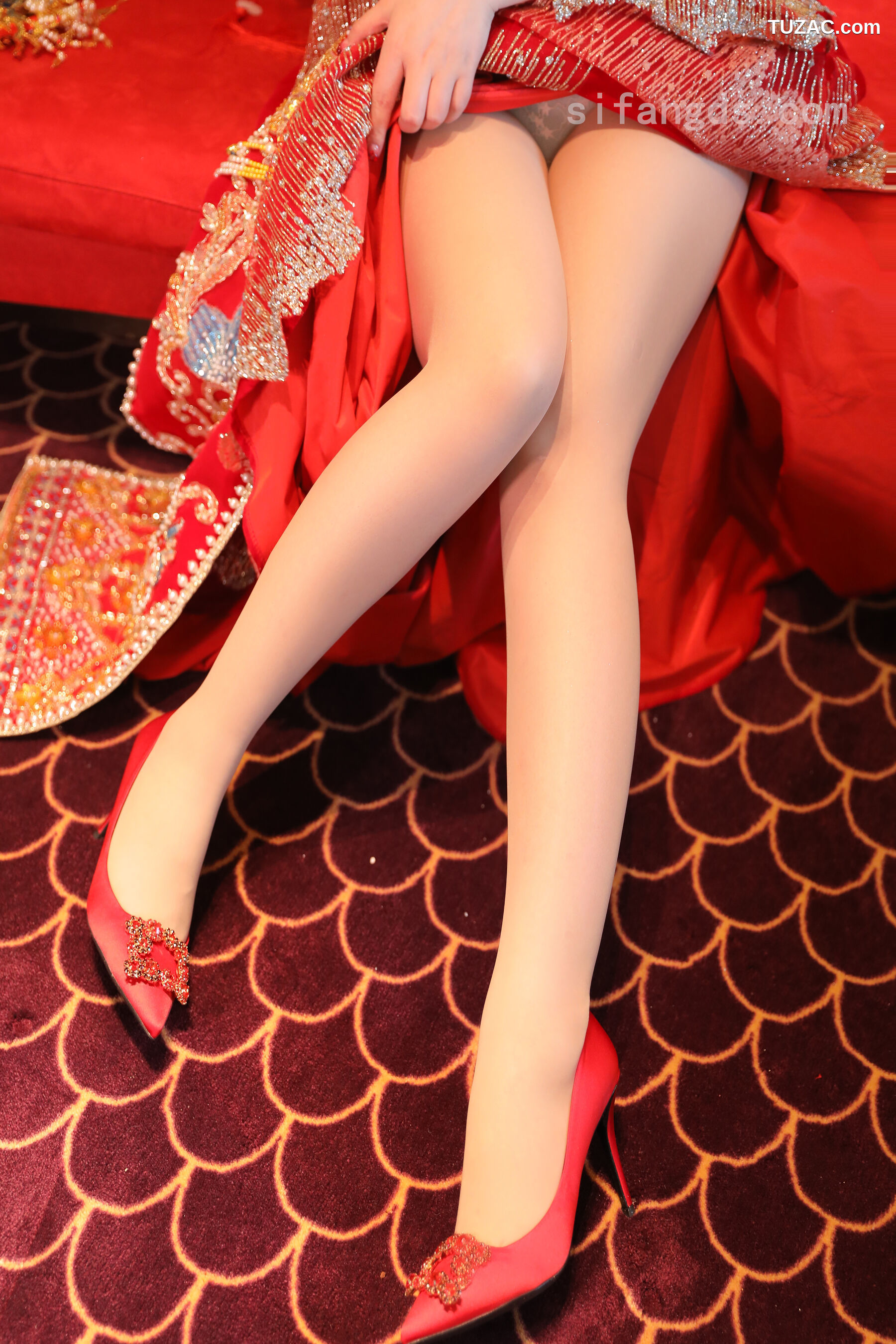 XR-Uncensored-蛋蛋宝-秀禾服-R18-XiuRen秀人网-9823-内购私拍