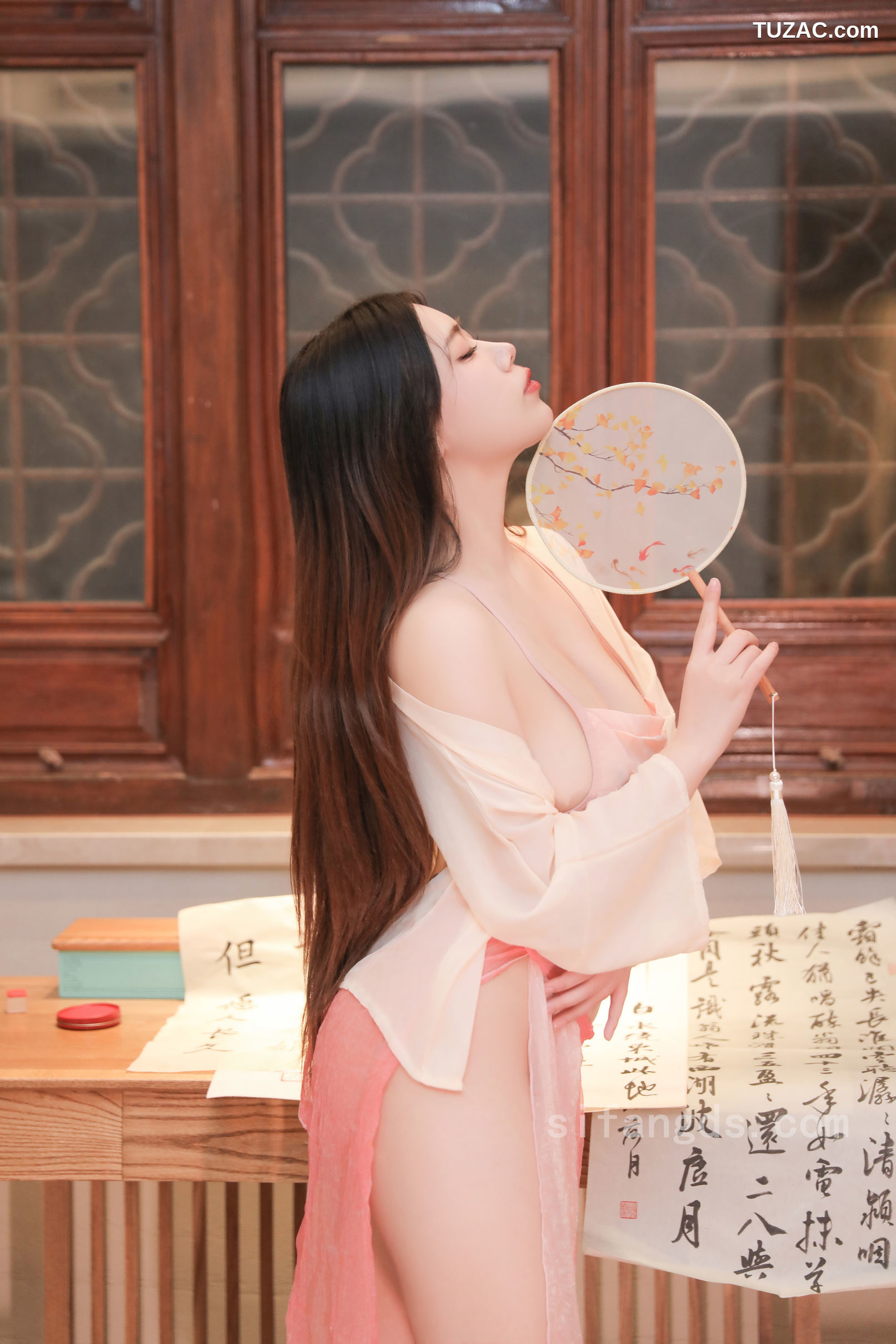 XR-Uncensored-蛋蛋宝-粉红色复古韵味-R18-XiuRen秀人网-9040-内购私拍