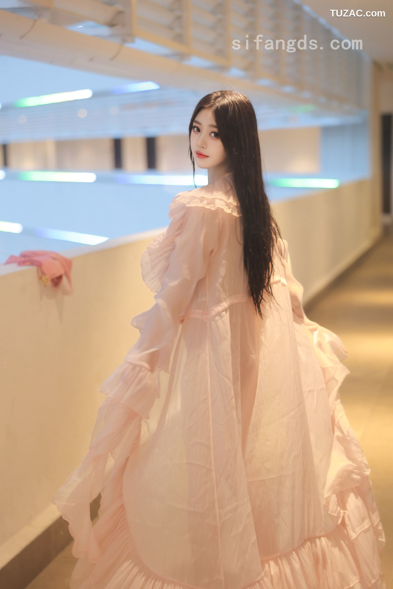 XR-Uncensored-蛋蛋宝-粉色泳装的诱惑-XiuRen秀人网-10160-内购私拍-2025.04.15