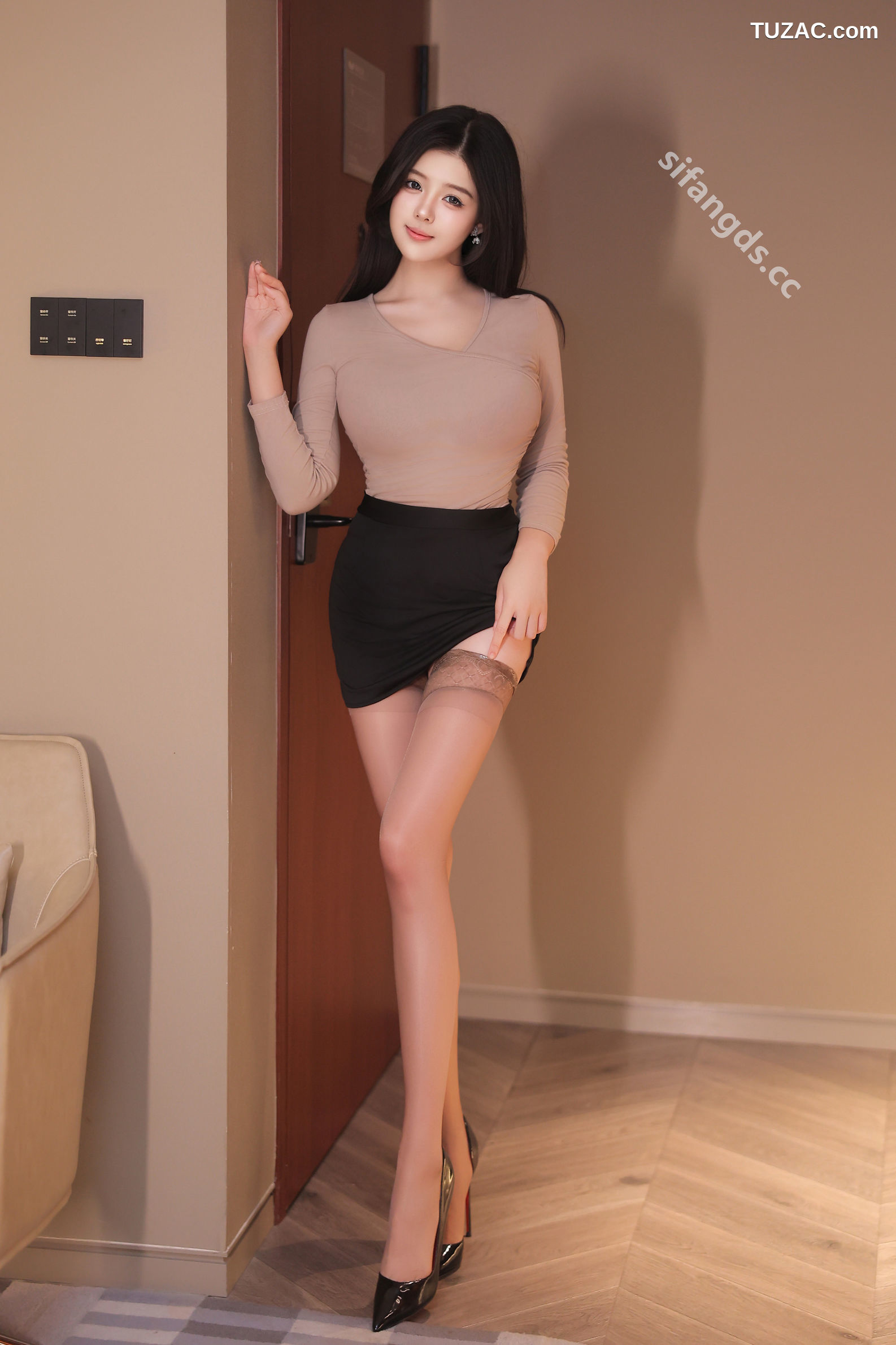 XR-Uncensored-袁圆-情迷短裙肉丝-R18-XiuRen秀人网-9188-内购私拍