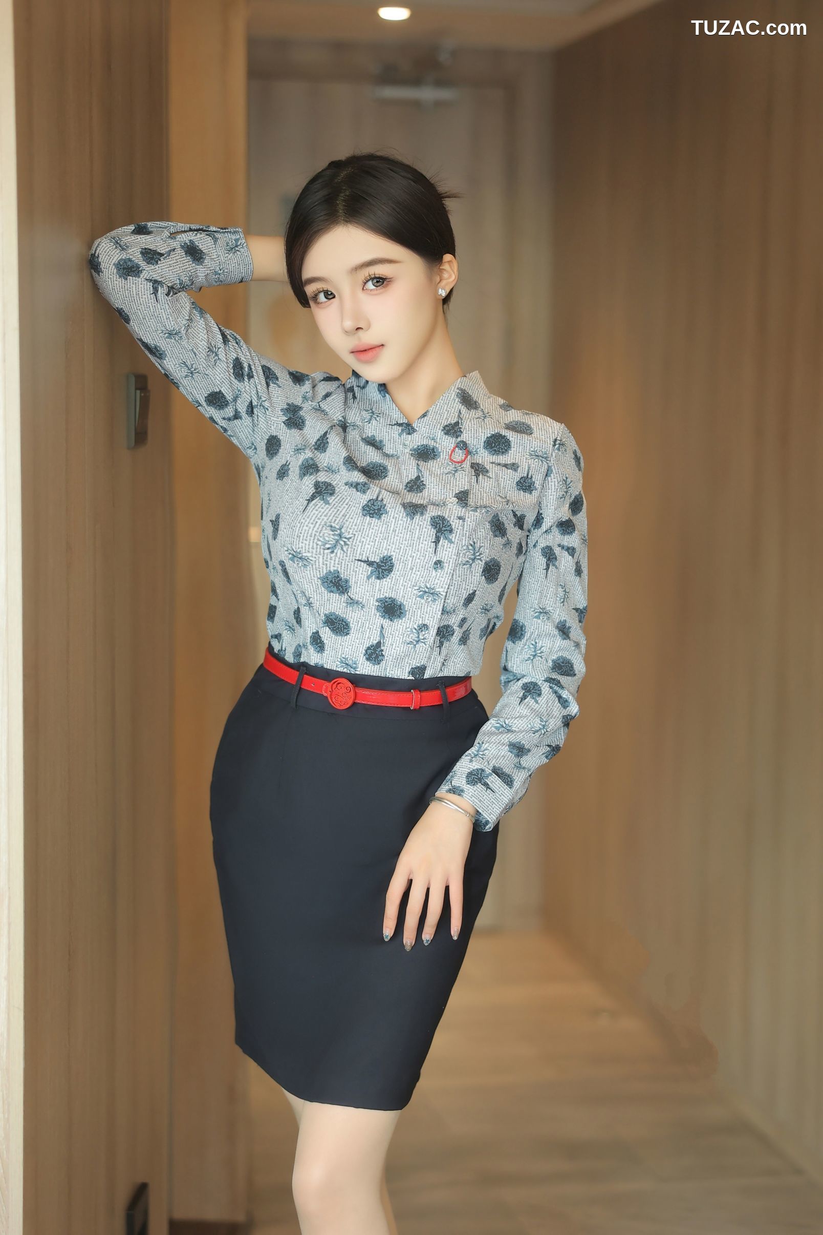 XR-Uncensored-袁圆-空姐-R18-XiuRen秀人网-8919-内购私拍