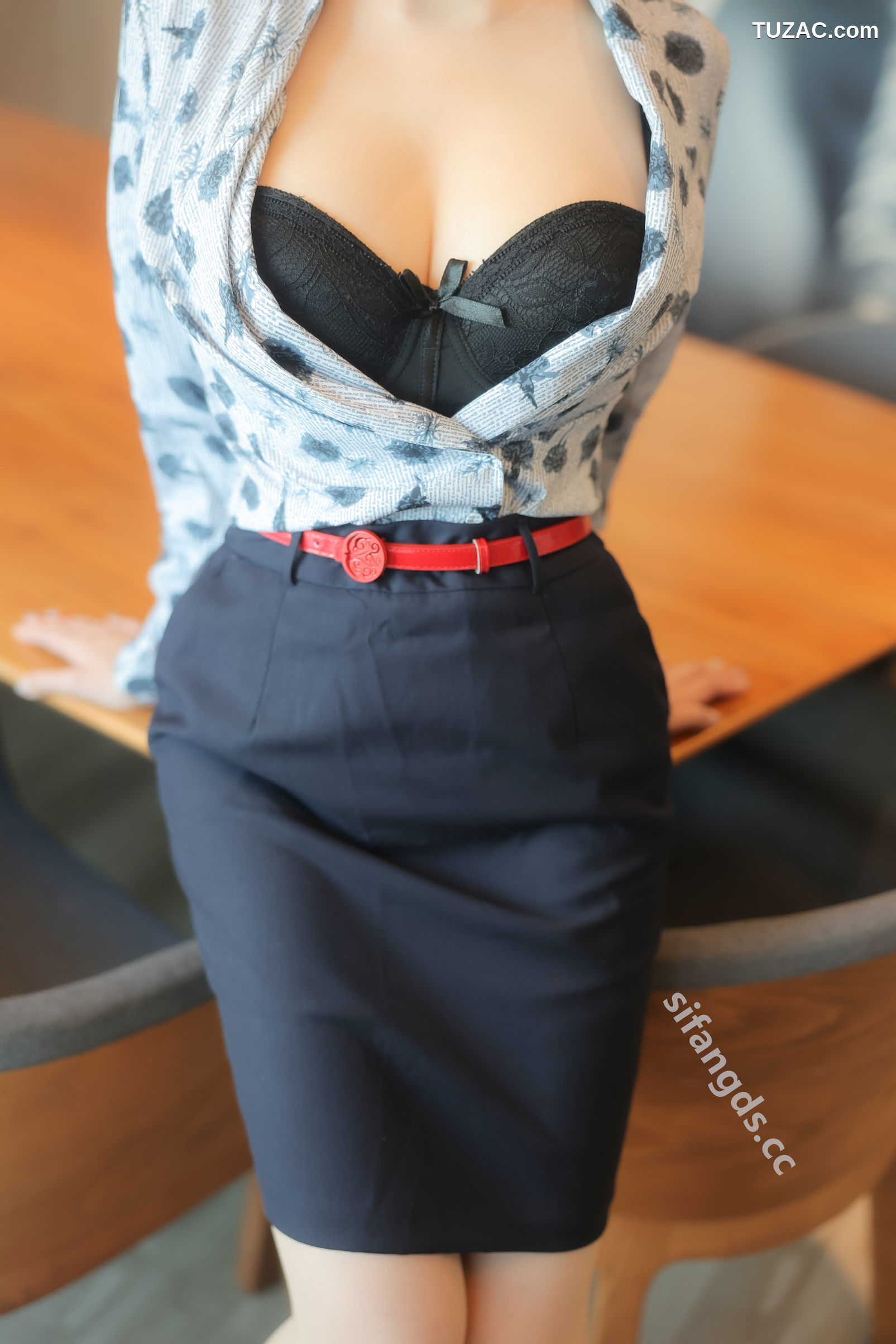 XR-Uncensored-袁圆-空姐-R18-XiuRen秀人网-8919-内购私拍