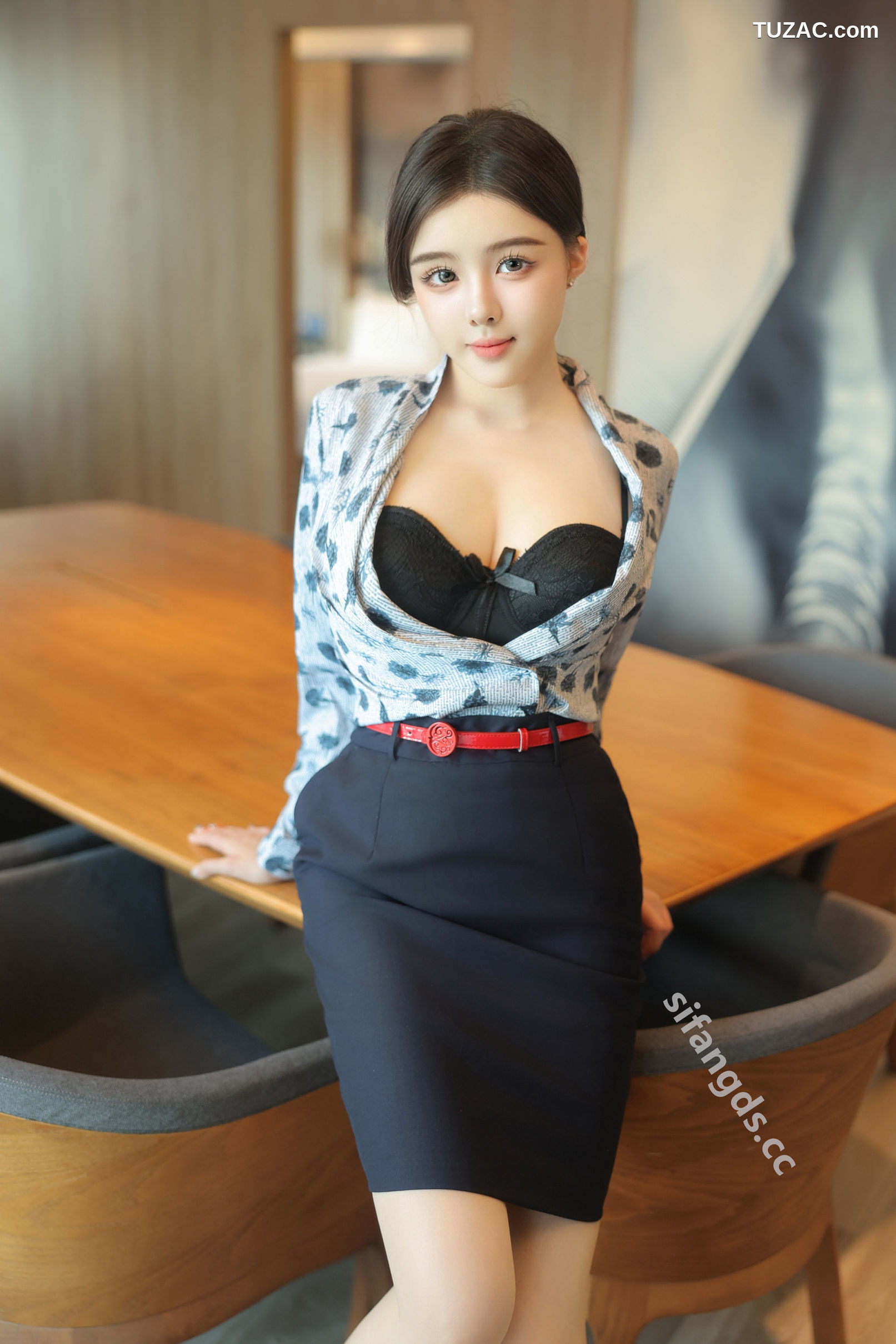 XR-Uncensored-袁圆-空姐-R18-XiuRen秀人网-8919-内购私拍