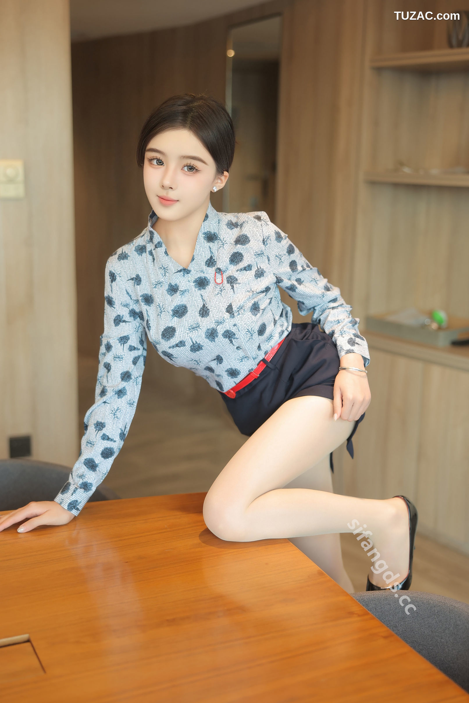 XR-Uncensored-袁圆-空姐-R18-XiuRen秀人网-8919-内购私拍