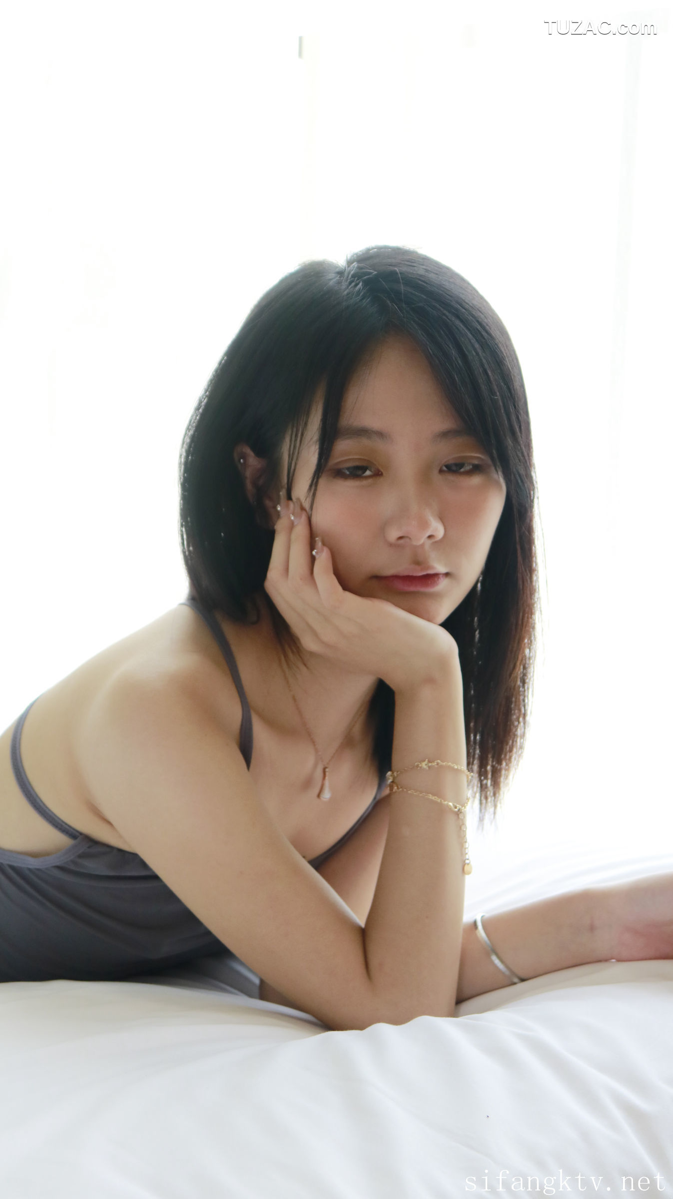 XR-Uncensored-谢小蒽-窗边的私语