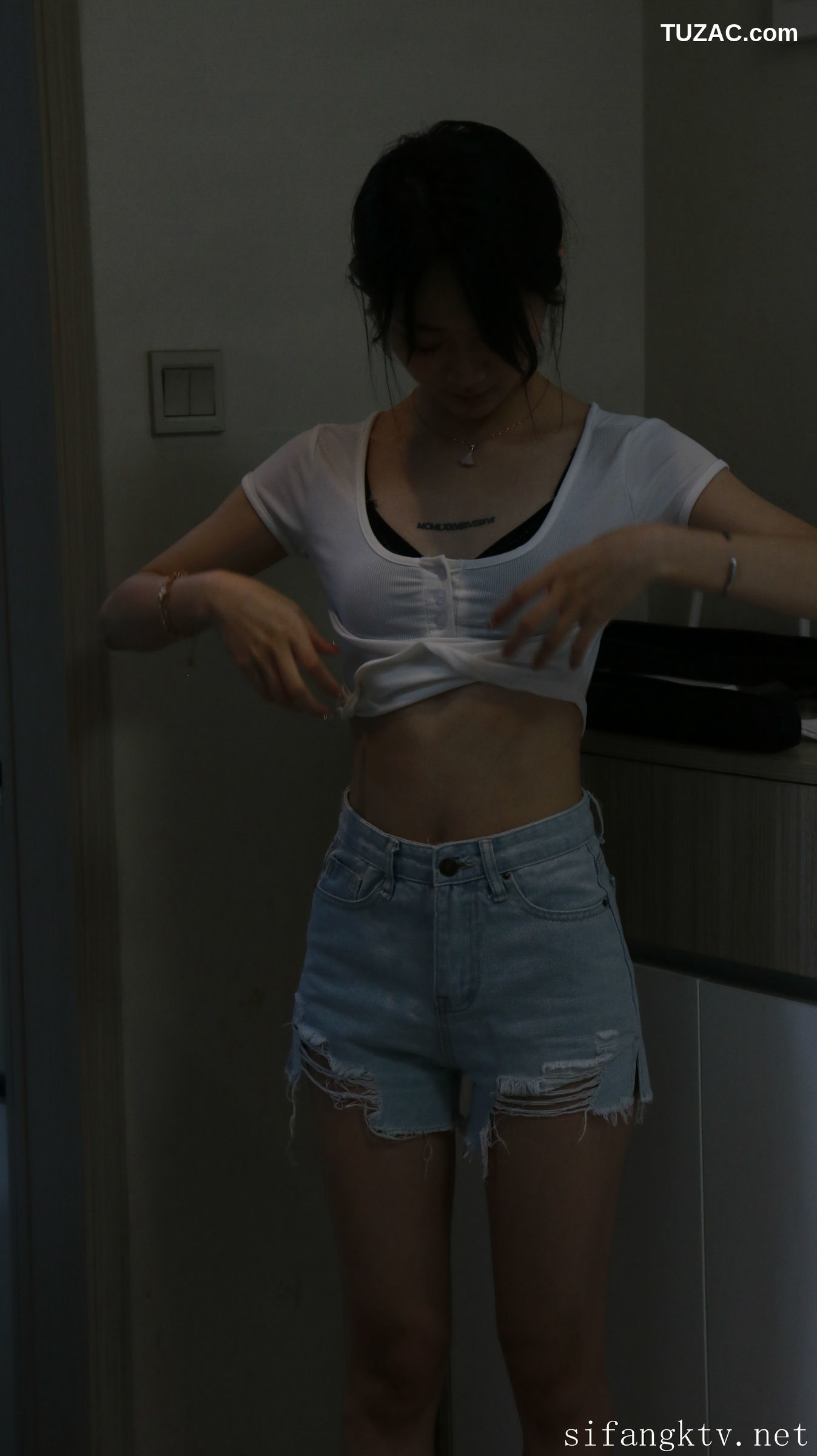 XR-Uncensored-谢小蒽-窗边的私语