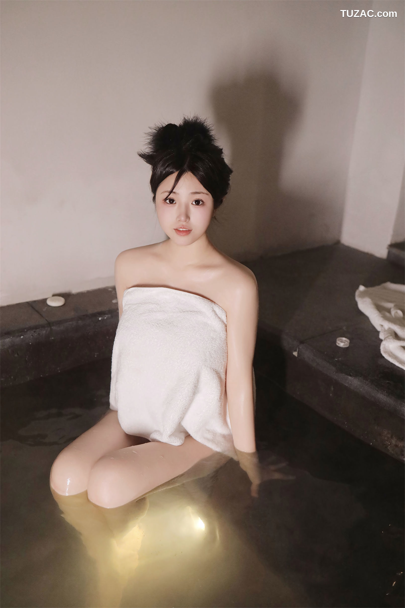 XR-Uncensored-陈小花-泡澡-XiuRen秀人网-7977-内购私拍