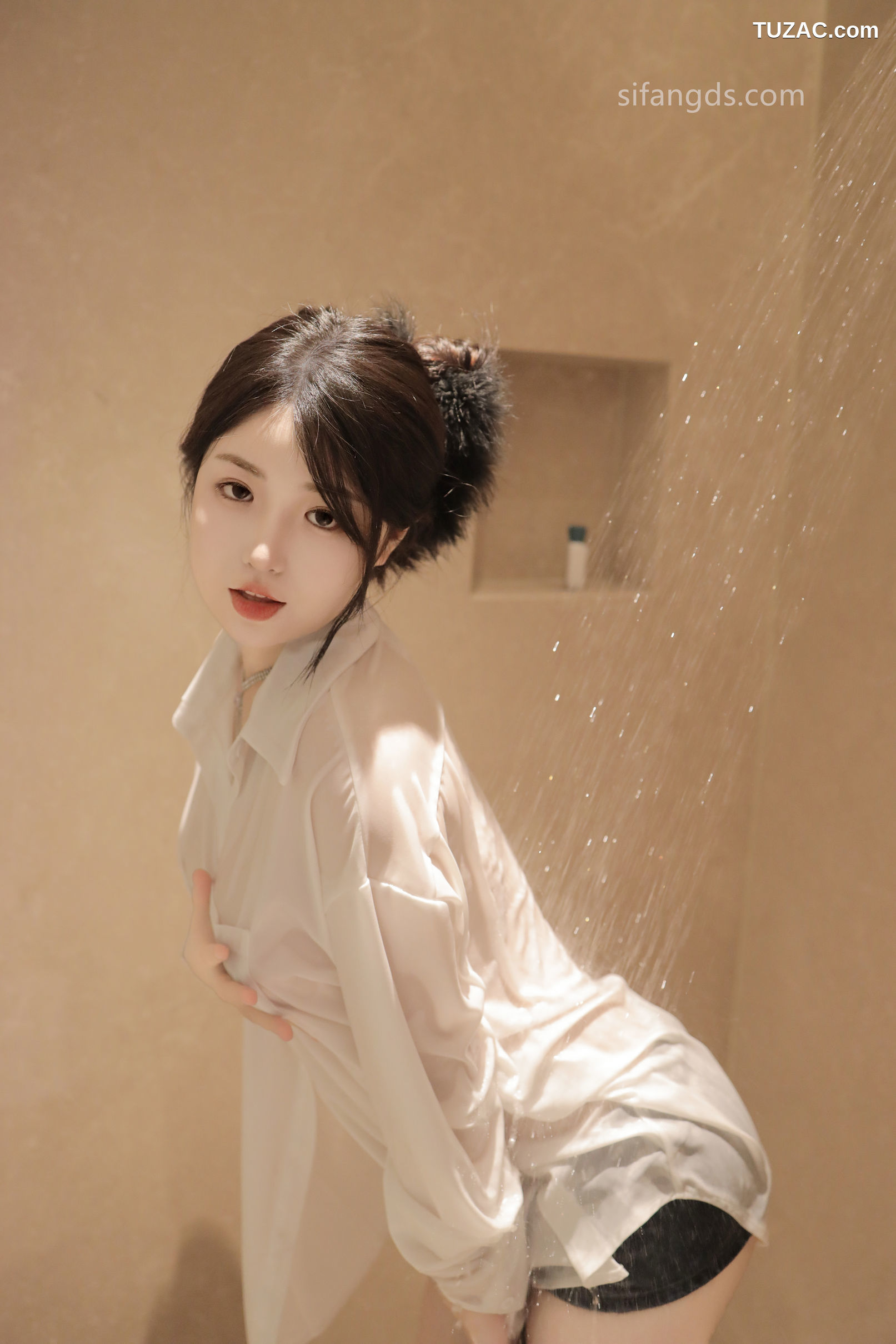 XR-Uncensored-陈小花-浴室中的激情-R18-XiuRen秀人网-8400-内购私拍