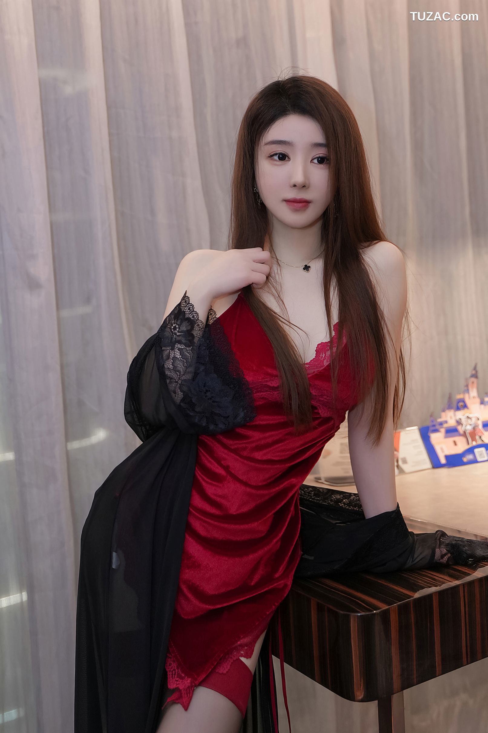 XR-Uncensored-雨儿baby-红色吊带睡裙-XiuRen秀人网-7628-内购私拍