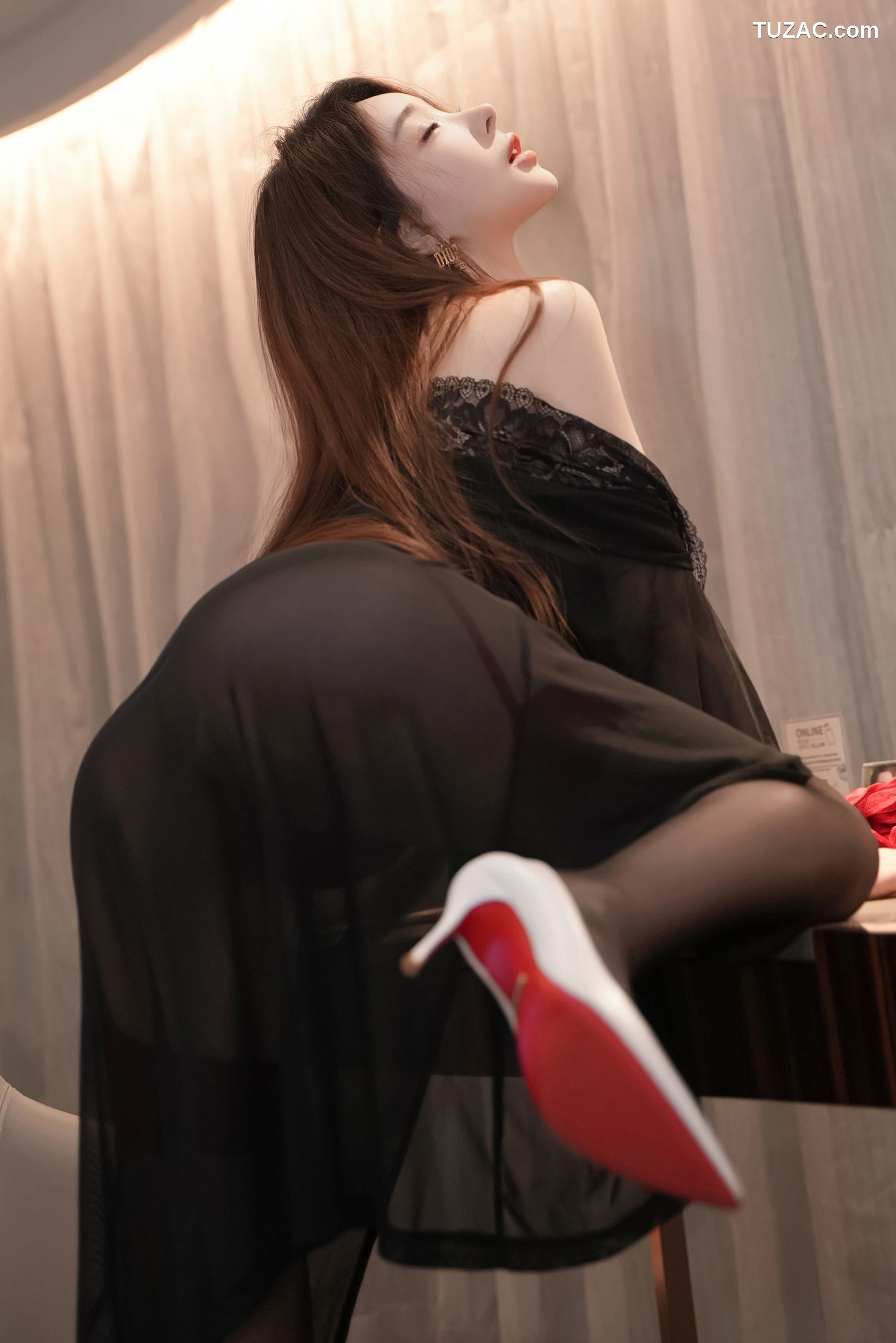 XR-Uncensored-雨儿baby-红色吊带睡裙-XiuRen秀人网-7628-内购私拍