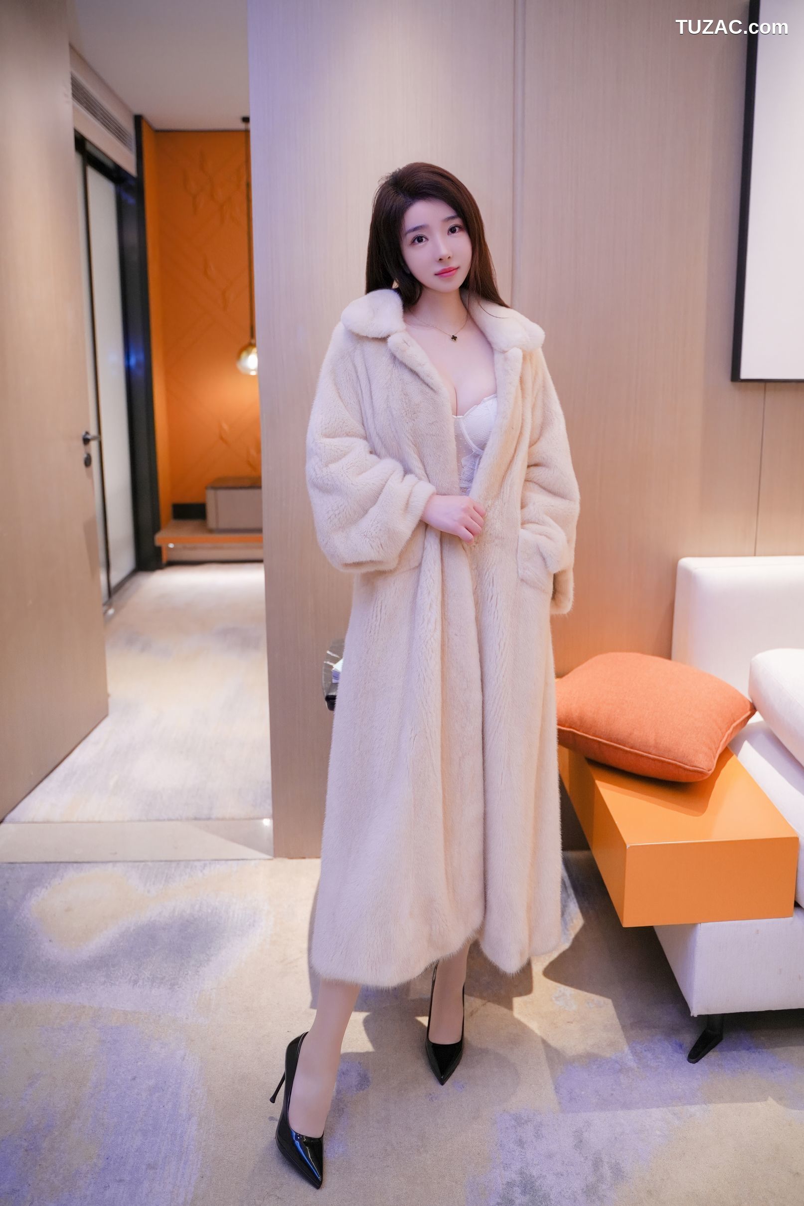 XR-Uncensored-雨儿酱eve-皮草肉丝-XiuRen秀人网-8013-内购私拍