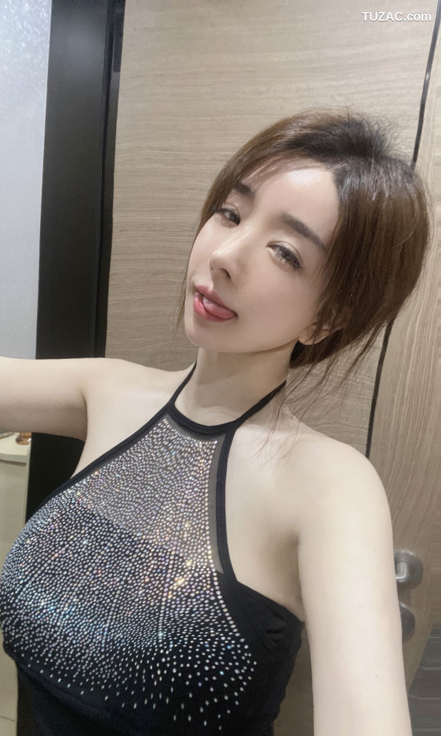 XR-Uncensored-雨儿酱eve-黑色网纱-XiuRen秀人网-内购私拍