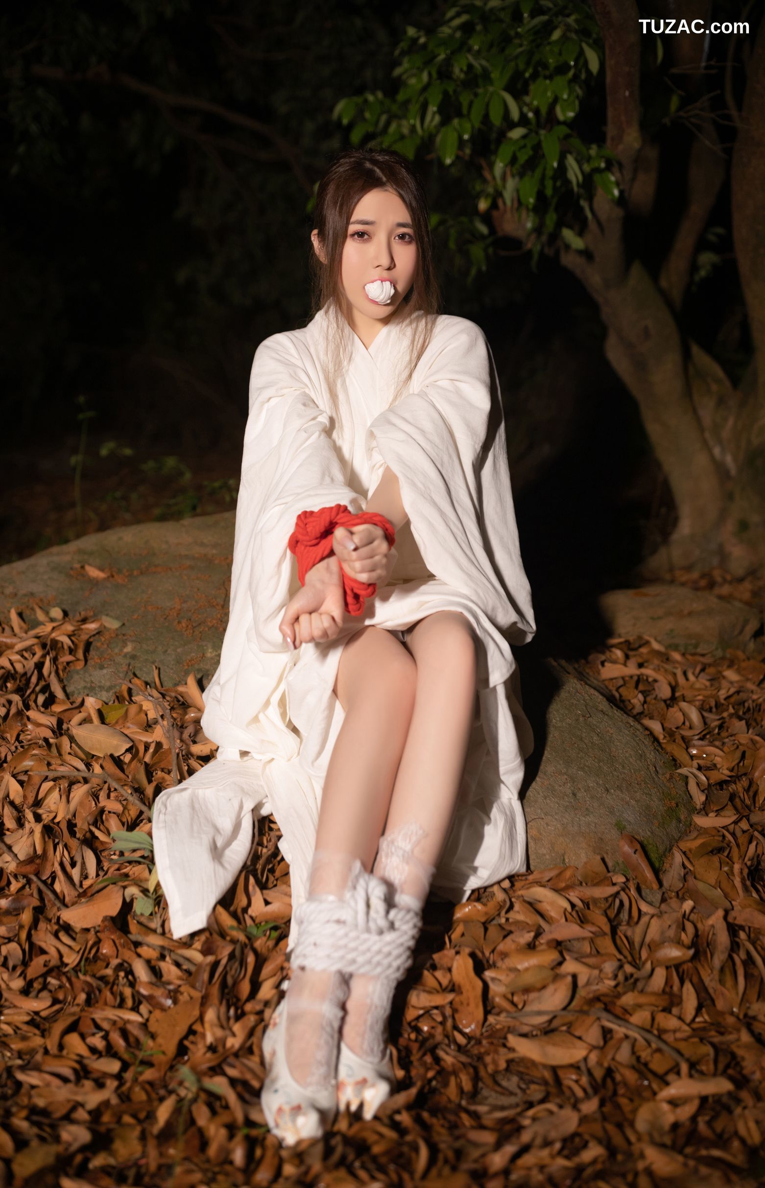 XR-Uncensored-鱼子酱Fish-《小树林的故事》-XiuRen秀人网-内购私