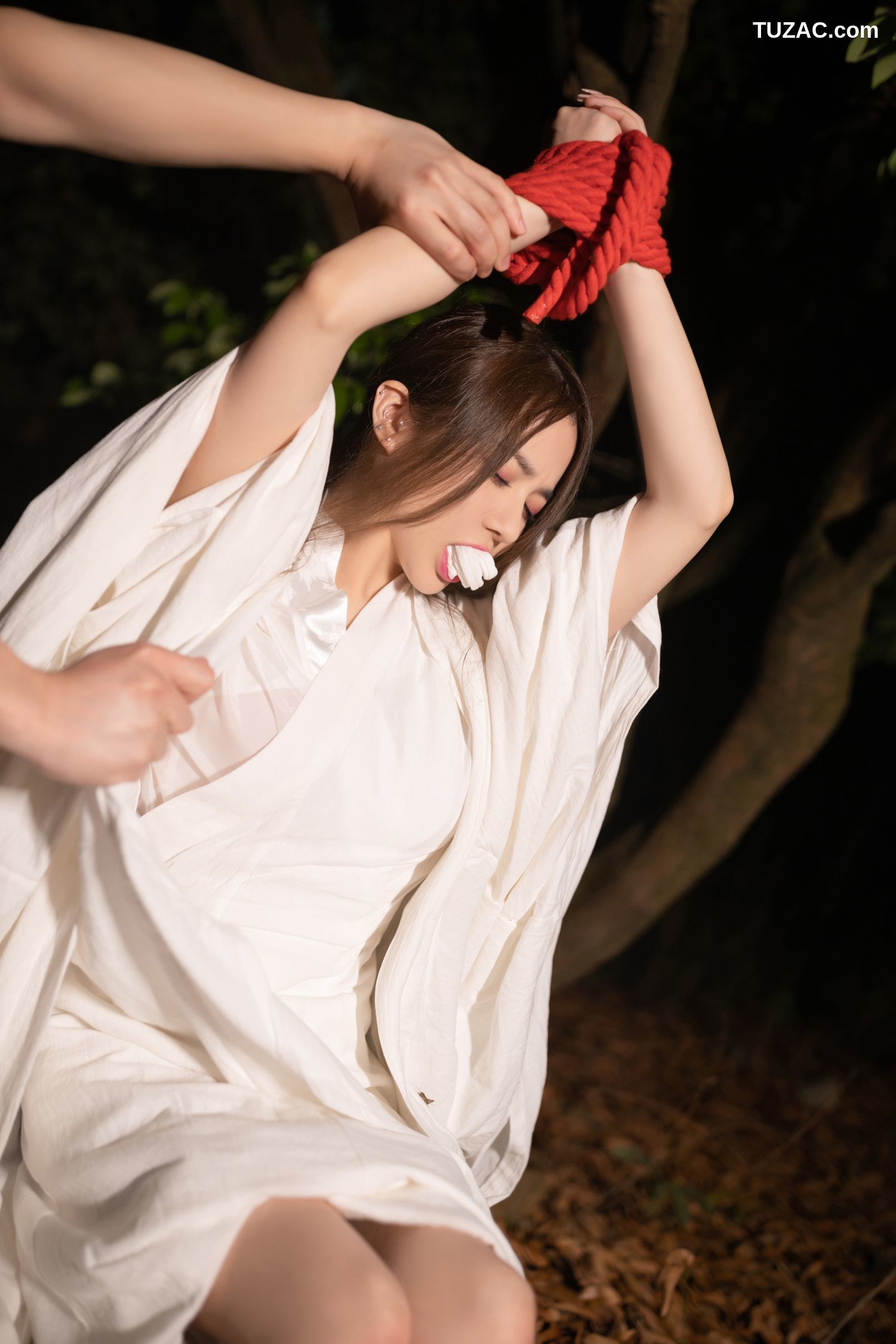 XR-Uncensored-鱼子酱Fish-《小树林的故事》-XiuRen秀人网-内购私