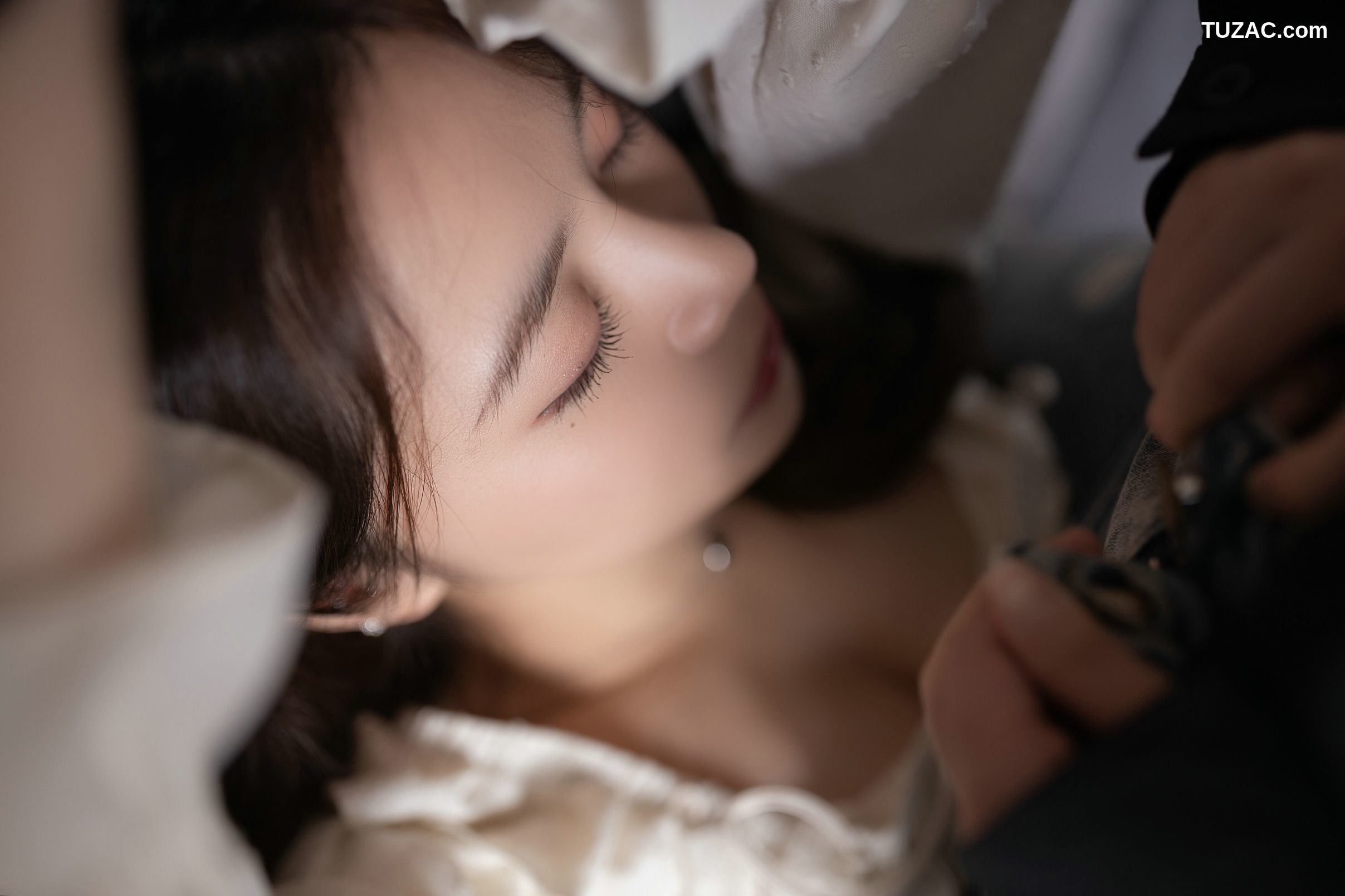 XR-Uncensored-鱼子酱Fish-《阶梯》-XiuRen秀人网-5322-内购私拍