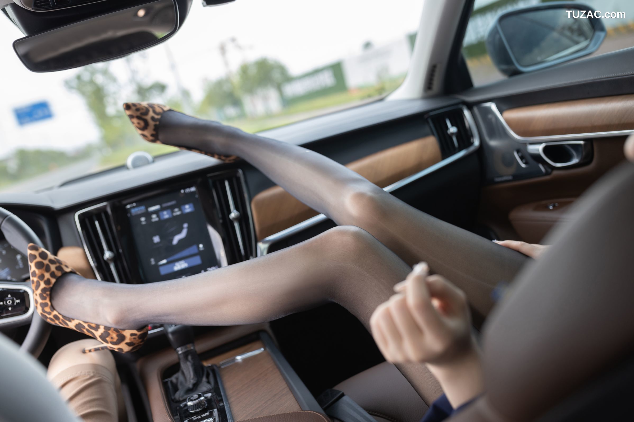 XR-Uncensored-鱼子酱Fish-《顺风车》-XiuRen秀人网-3739-内购私拍