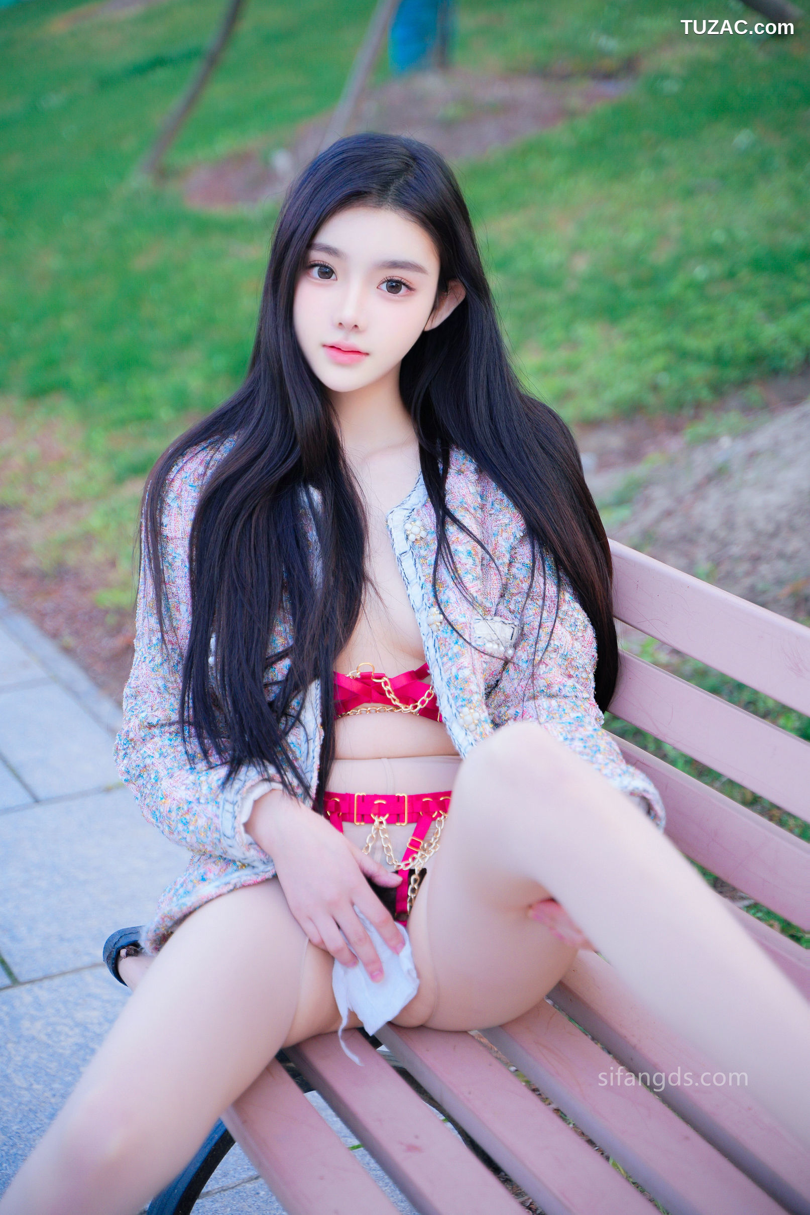 XR-Uncensored-龙雪儿-清纯女神-最新户外公园露出-XiuRen秀人网-8489-内购私拍