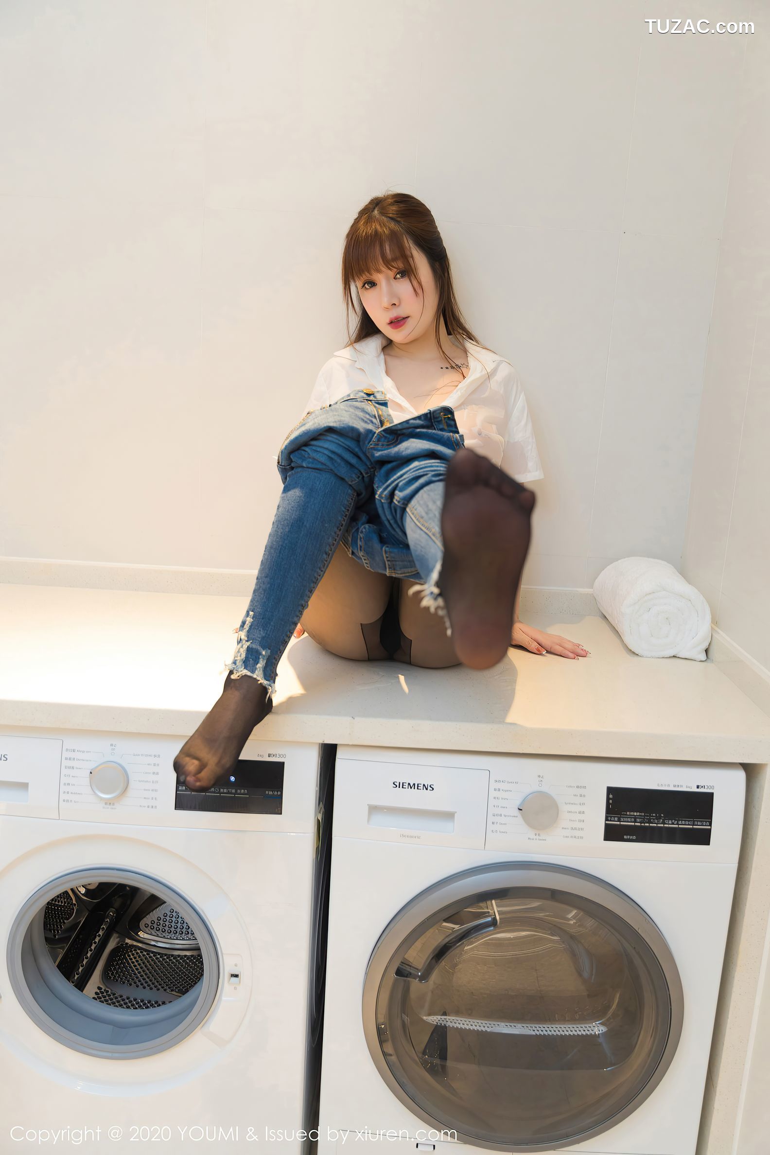 YouMi尤蜜荟-522-王雨纯-《经典白衬衫与极致黑丝袜》-2020.09.04