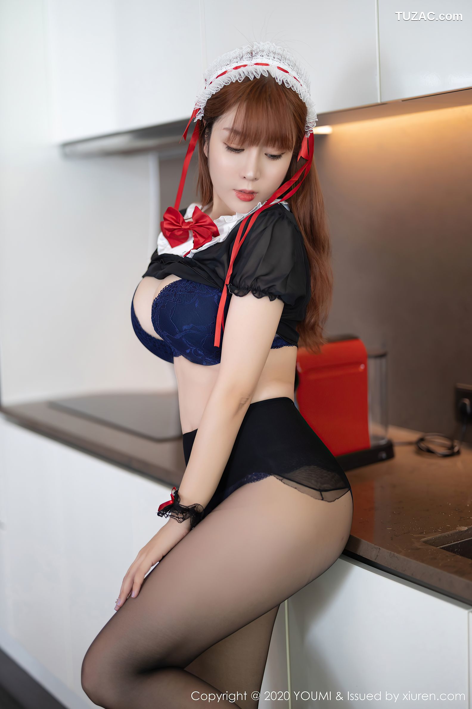 YouMi尤蜜荟-581-王雨纯-三亚旅拍黑色女仆装黑丝