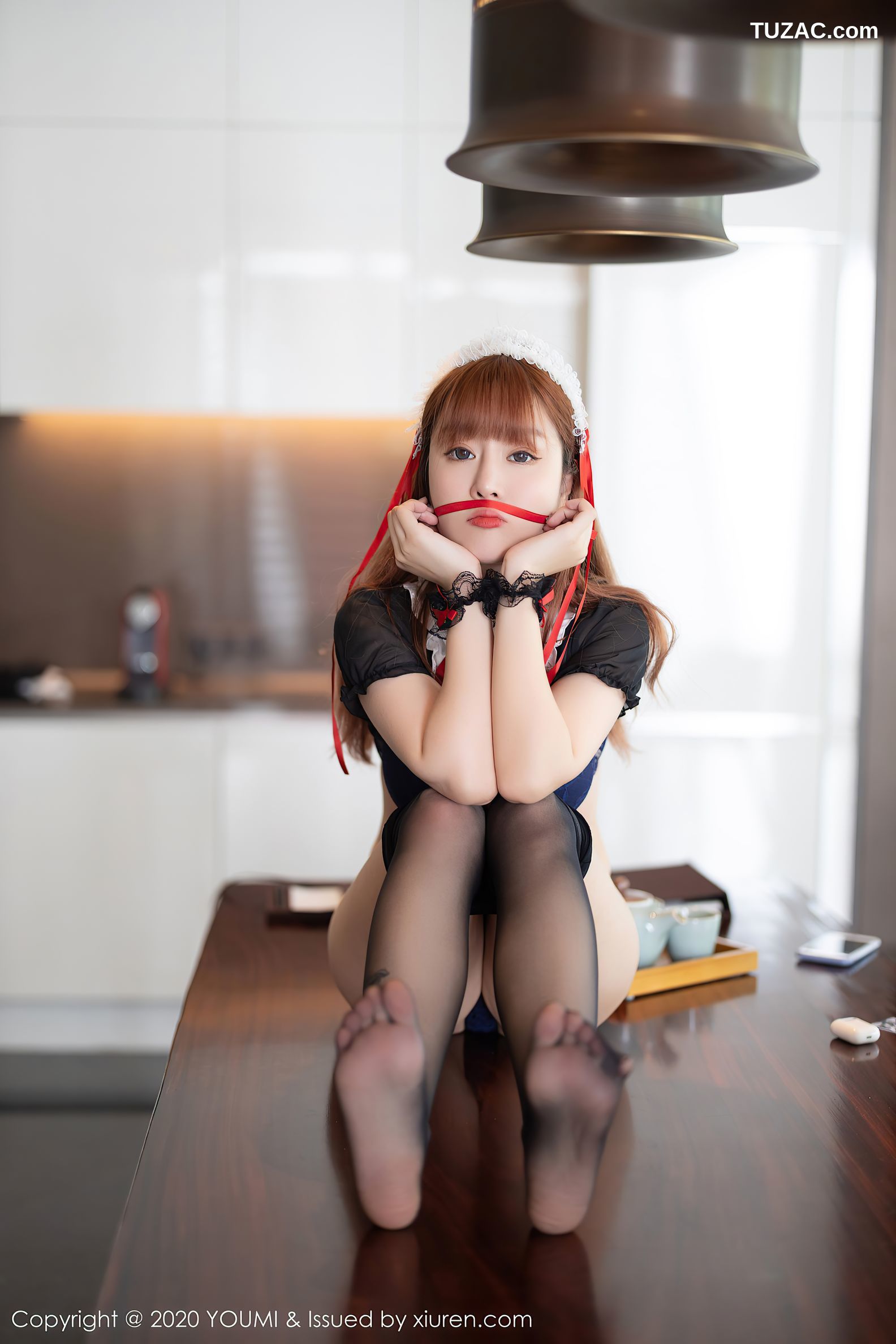 YouMi尤蜜荟-581-王雨纯-三亚旅拍黑色女仆装黑丝