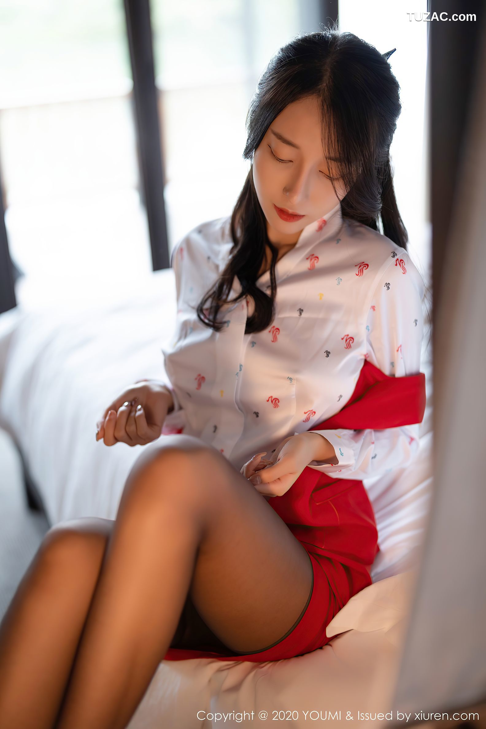 YouMi尤蜜荟-582-玥儿玥-杭州旅拍红色空姐制服