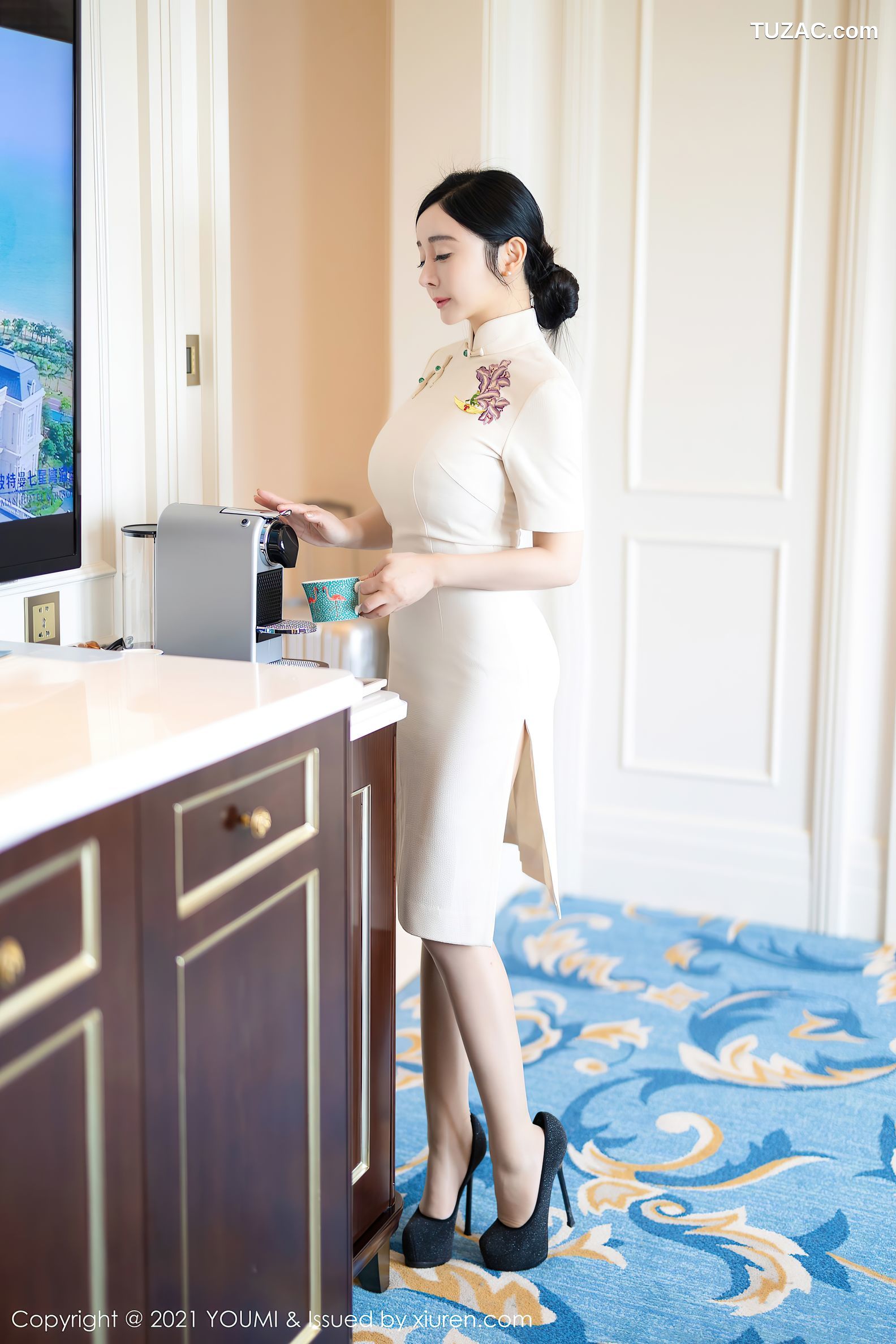 YouMi尤蜜荟-603-允爾-剧情空姐女友主题床上蕾丝内衣配肉丝裤袜