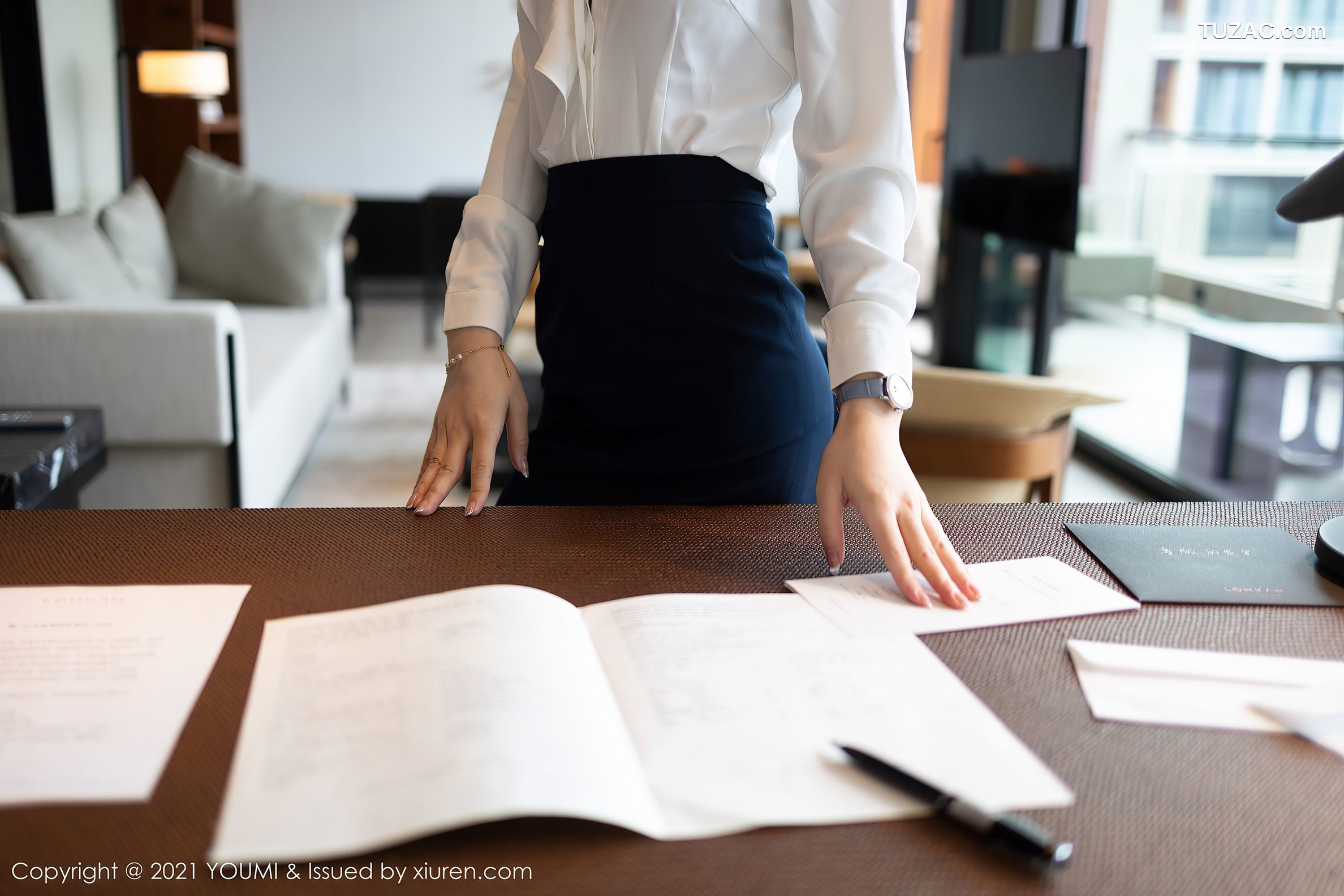 YouMi尤蜜荟-606-周于希-厦门旅拍女强人与下属剧情撩人姿势