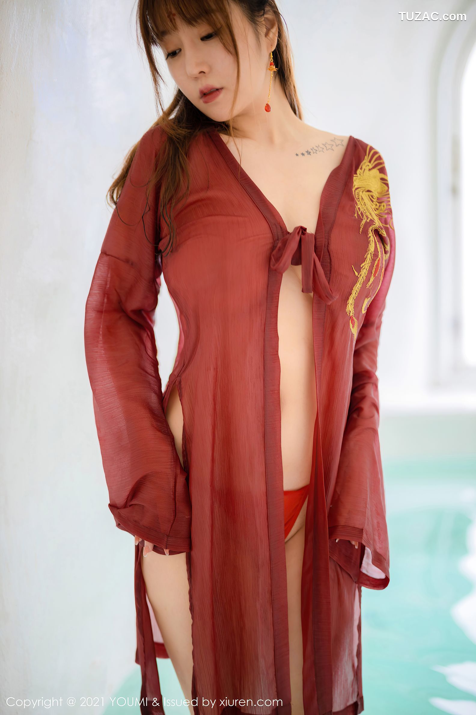 YouMi尤蜜荟-621-王雨纯-大理旅拍异域风情服饰泳池