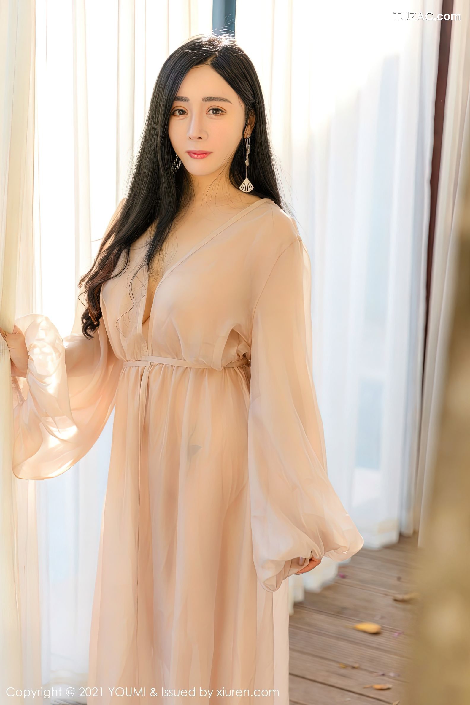 YouMi尤蜜荟-631-允爾-三亚旅拍户外轻薄通透长裙