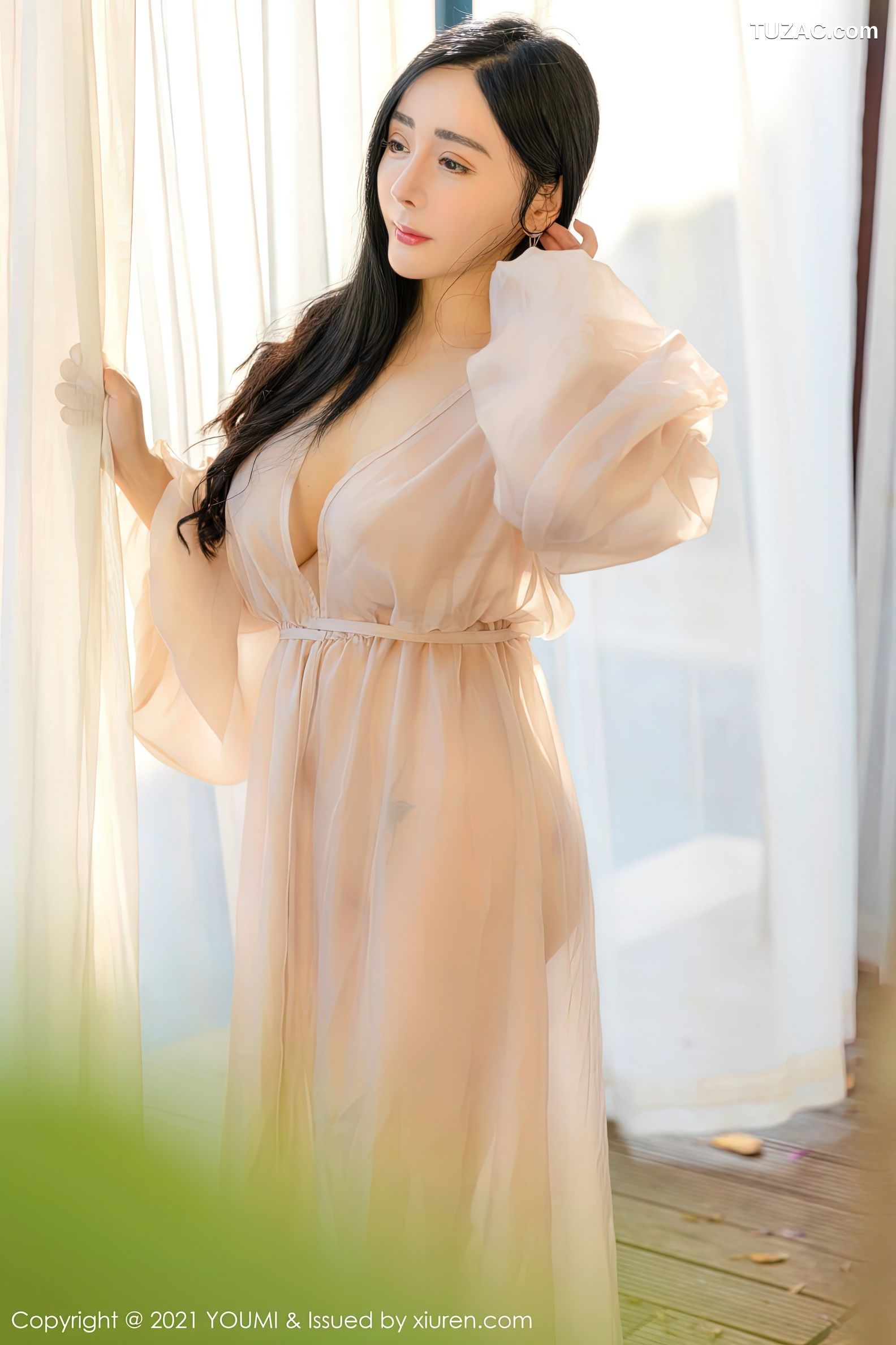 YouMi尤蜜荟-631-允爾-三亚旅拍户外轻薄通透长裙