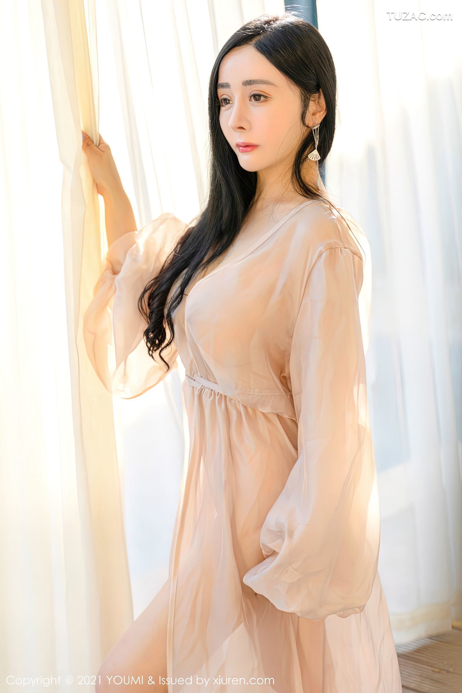 YouMi尤蜜荟-631-允爾-三亚旅拍户外轻薄通透长裙