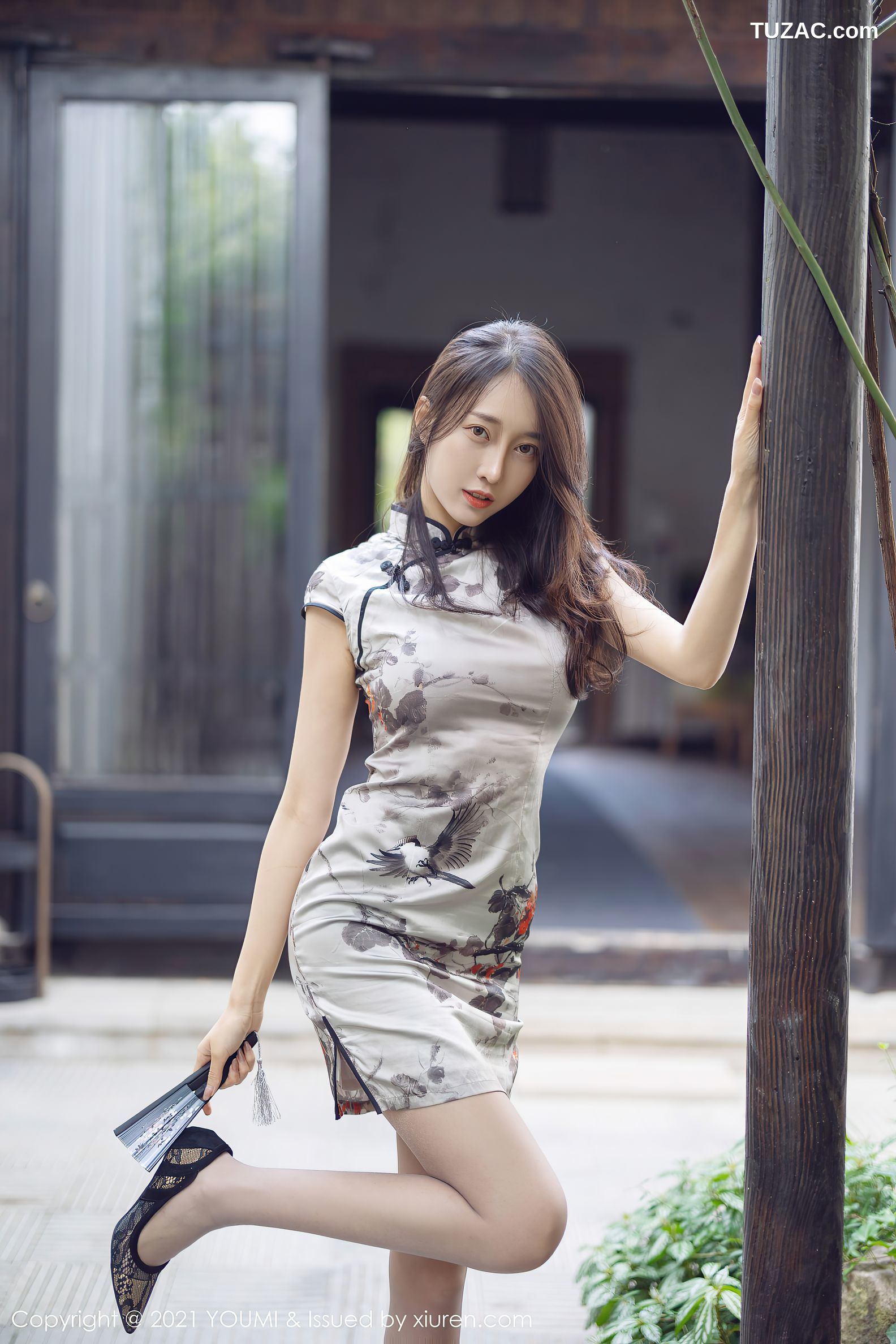 YouMi尤蜜荟-635-玥儿玥-杭州旅拍户外古韵旗袍肉丝