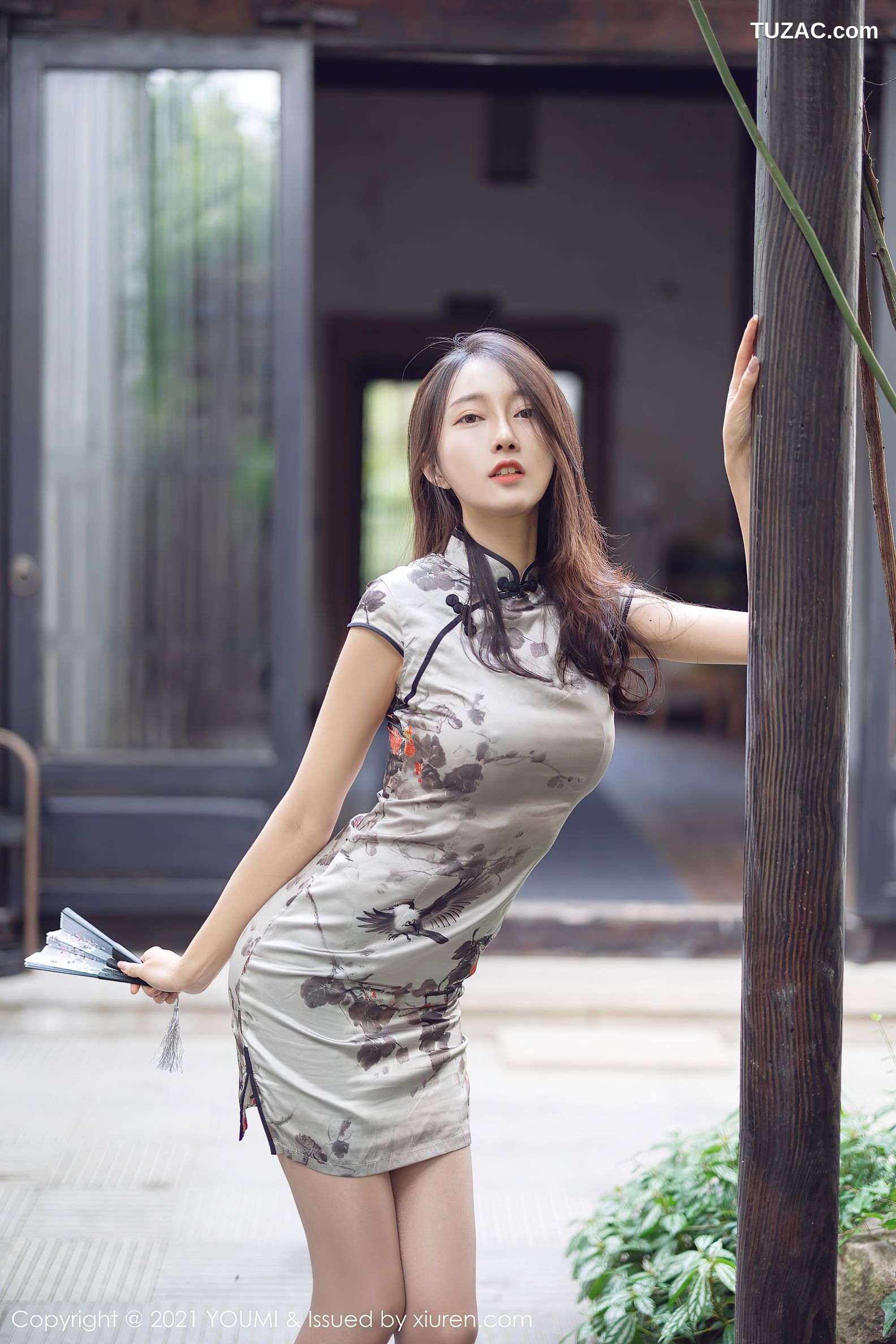 YouMi尤蜜荟-635-玥儿玥-杭州旅拍户外古韵旗袍肉丝