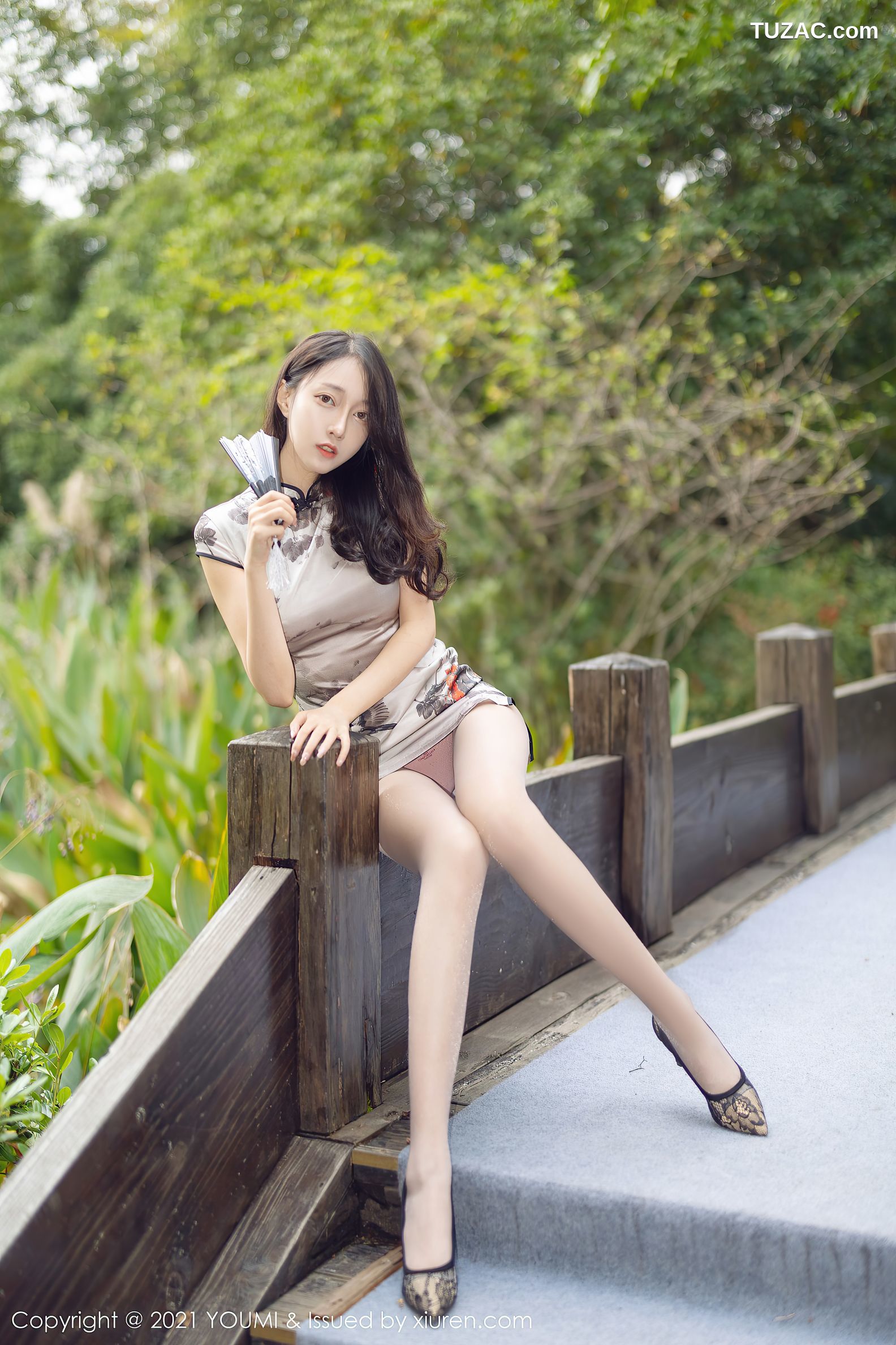 YouMi尤蜜荟-635-玥儿玥-杭州旅拍户外古韵旗袍肉丝