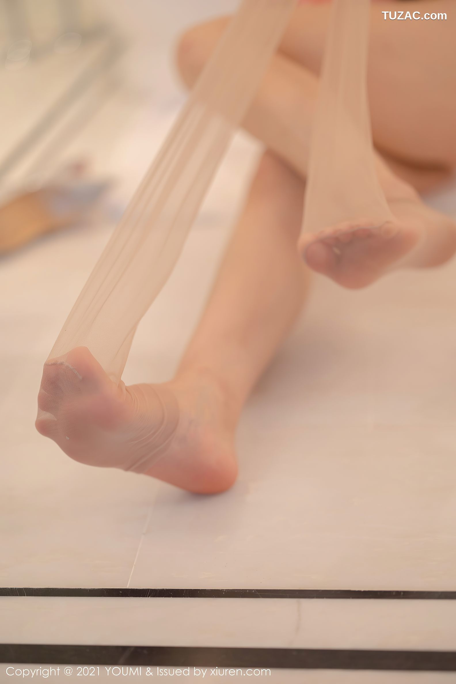 YouMi尤蜜荟-649-朱可儿Flower-澳门旅拍-粉色服饰豪乳