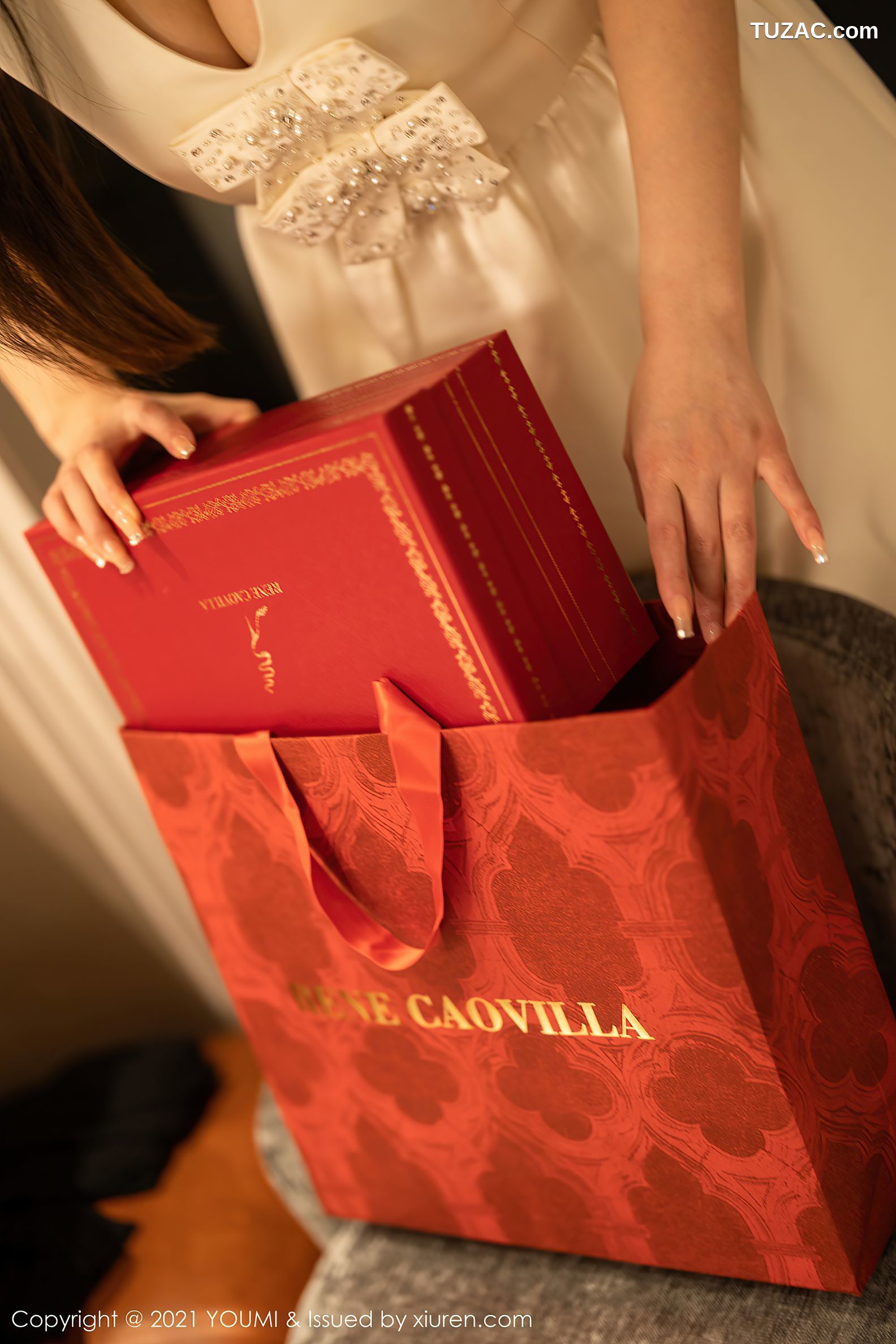 YouMi尤蜜荟-654-朱可儿Flower-澳门旅拍-居家女友白裙灰蕾丝内衣肉丝