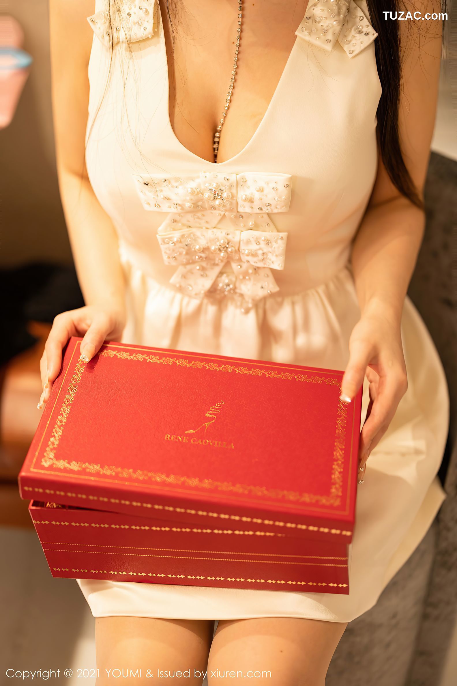 YouMi尤蜜荟-654-朱可儿Flower-澳门旅拍-居家女友白裙灰蕾丝内衣肉丝