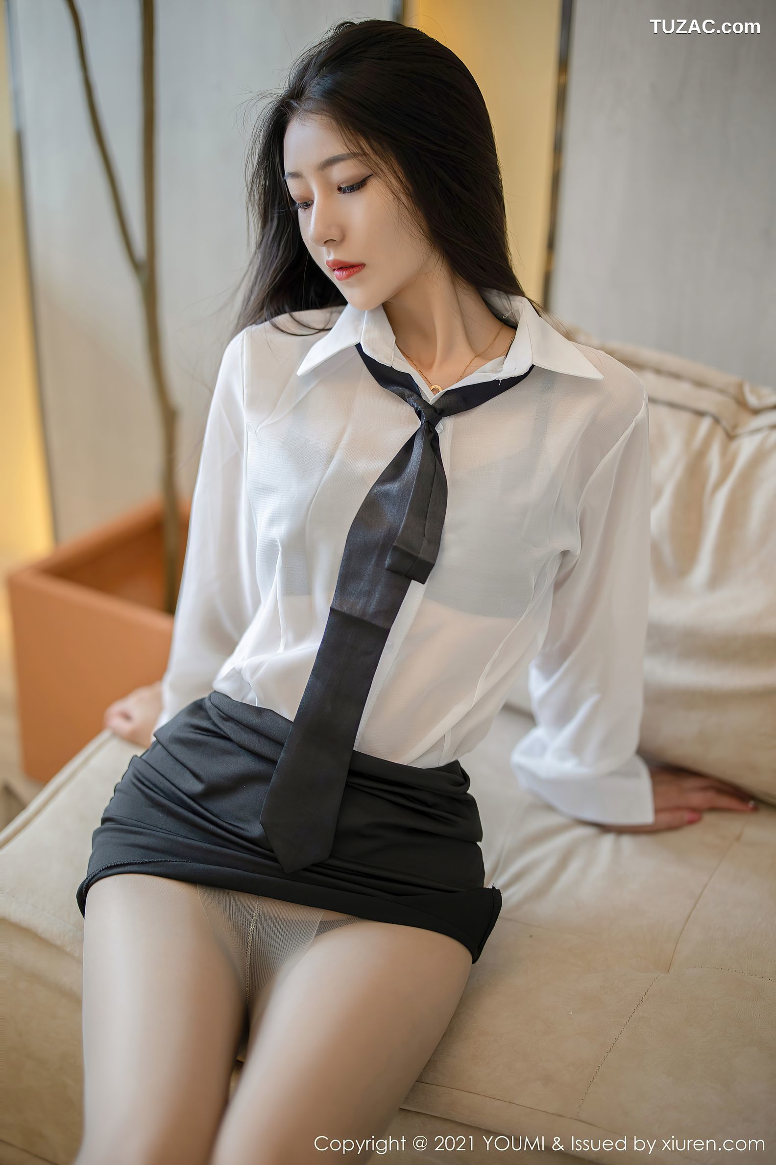 YouMi尤蜜荟-669-熊小诺-黑短裙超薄黑丝