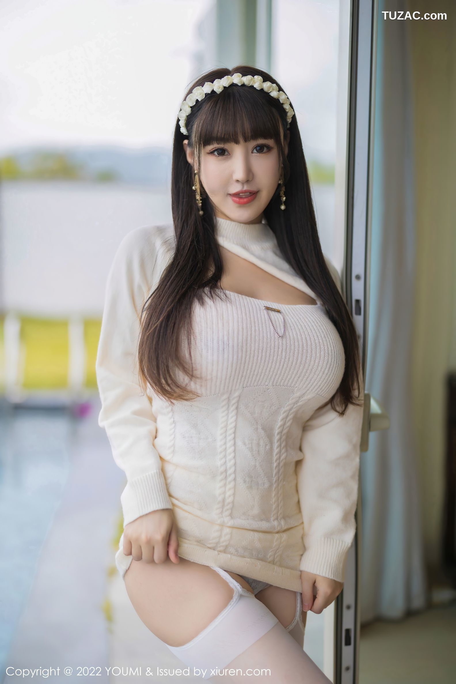 YouMi尤蜜荟-743-朱可儿Flora-三亚旅拍白色低胸连衣短蕾丝内裤-2022.01.19