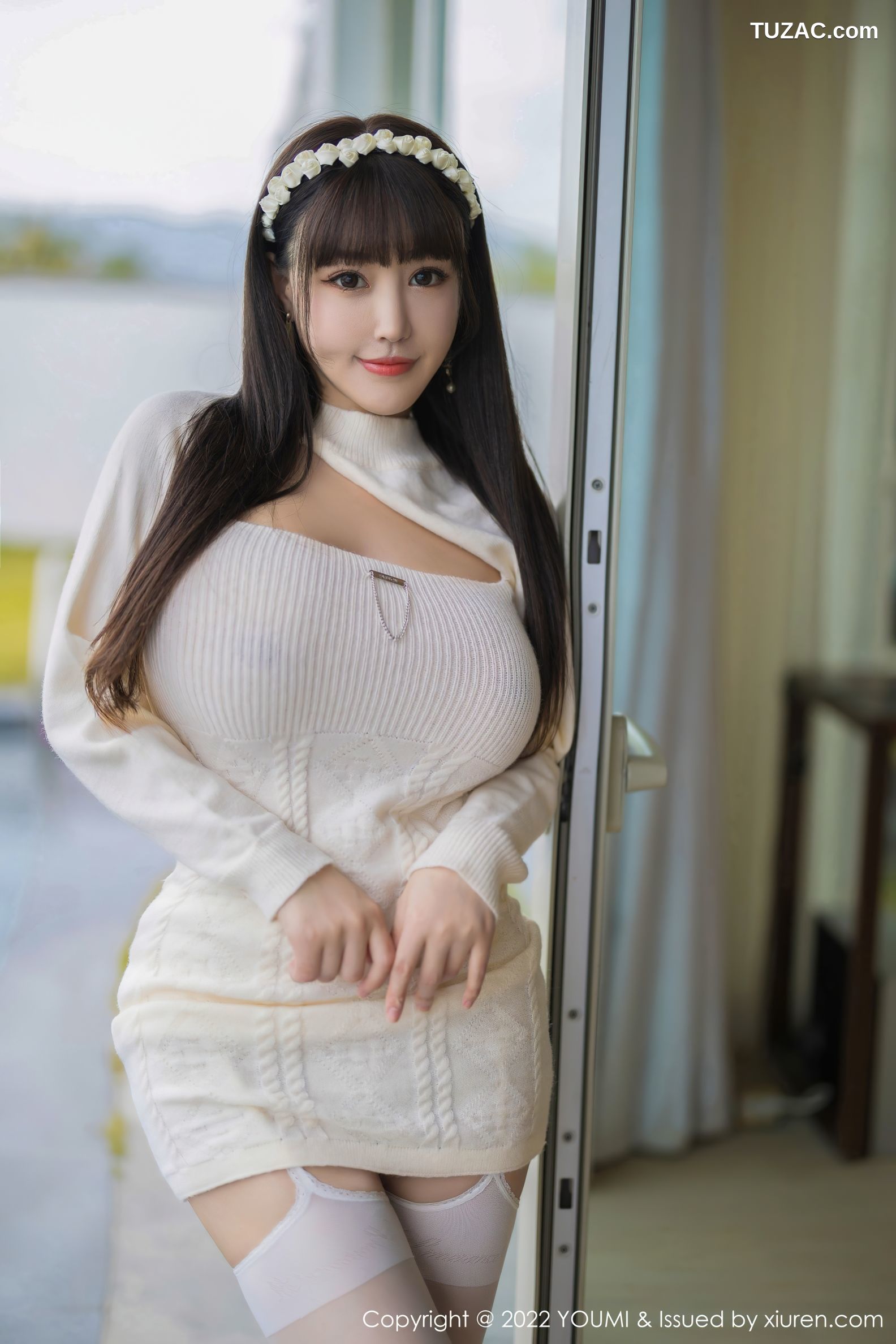 YouMi尤蜜荟-743-朱可儿Flora-三亚旅拍白色低胸连衣短蕾丝内裤-2022.01.19